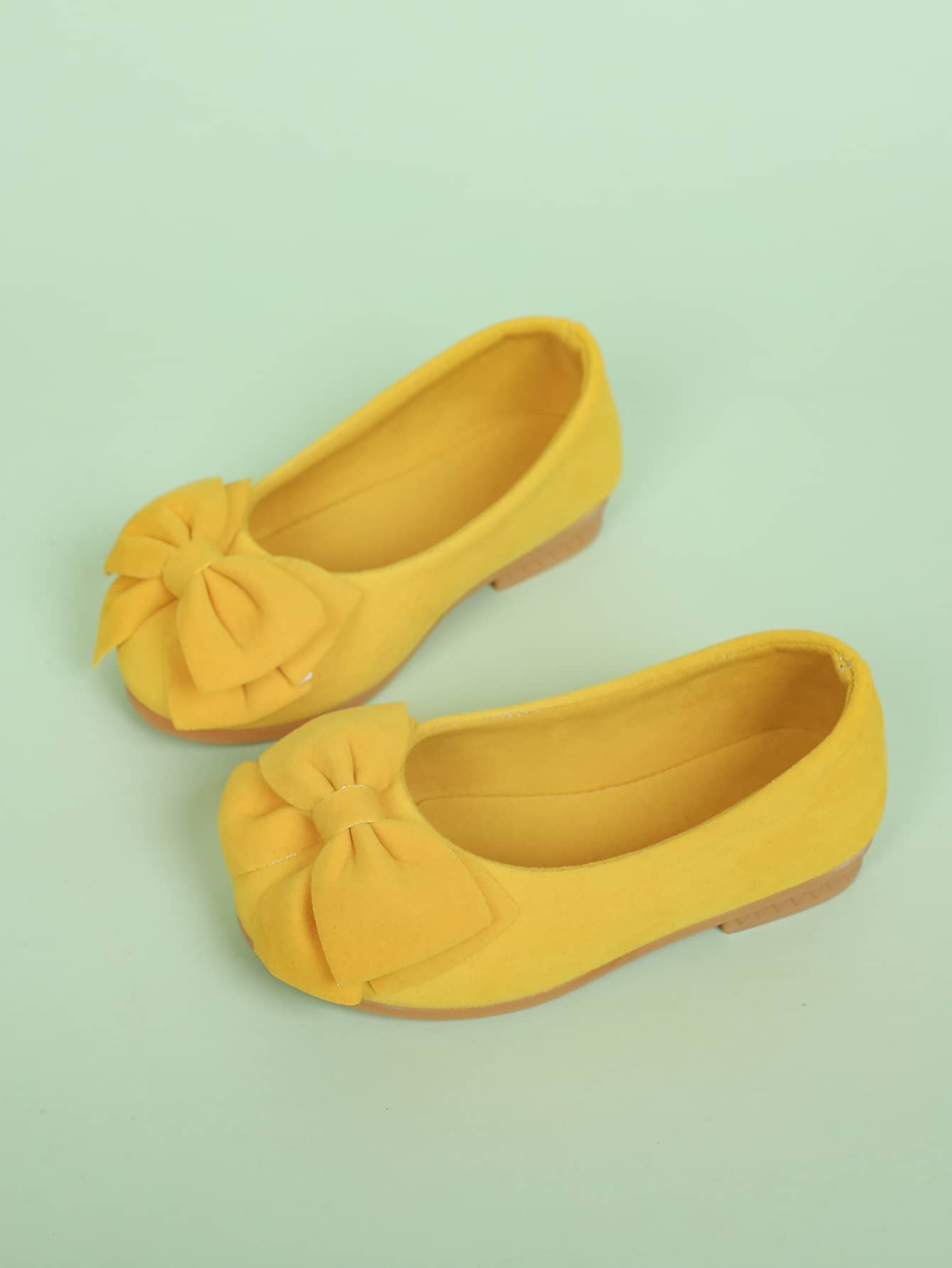 أحذية مسطحة للأطفال