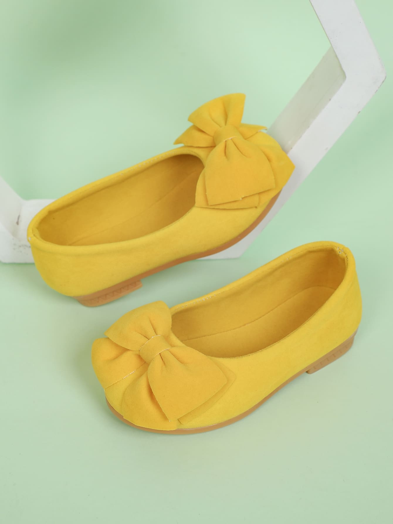 أحذية مسطحة للأطفال