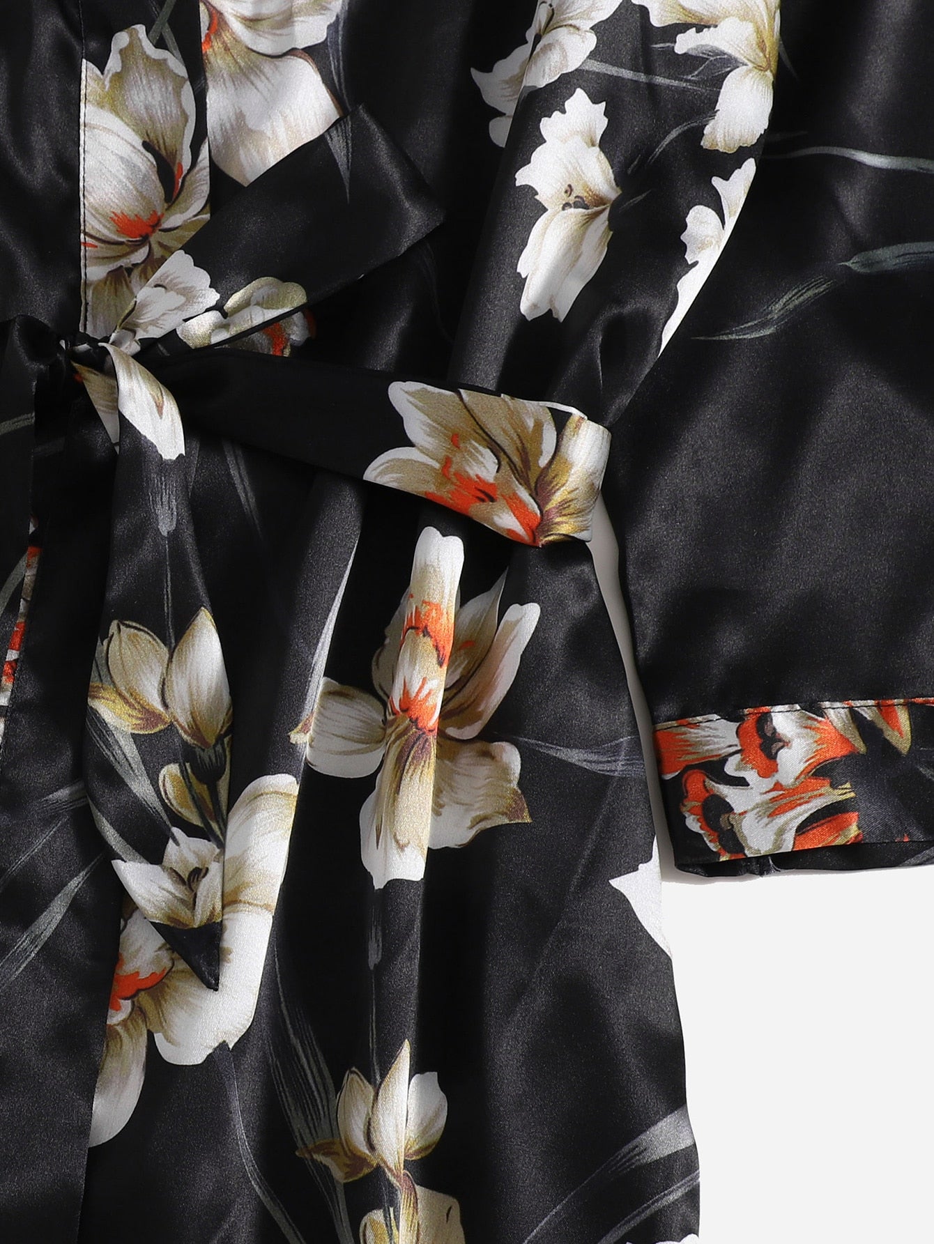 أطقم بيجامات نسائية رسم الزهر أنيقة