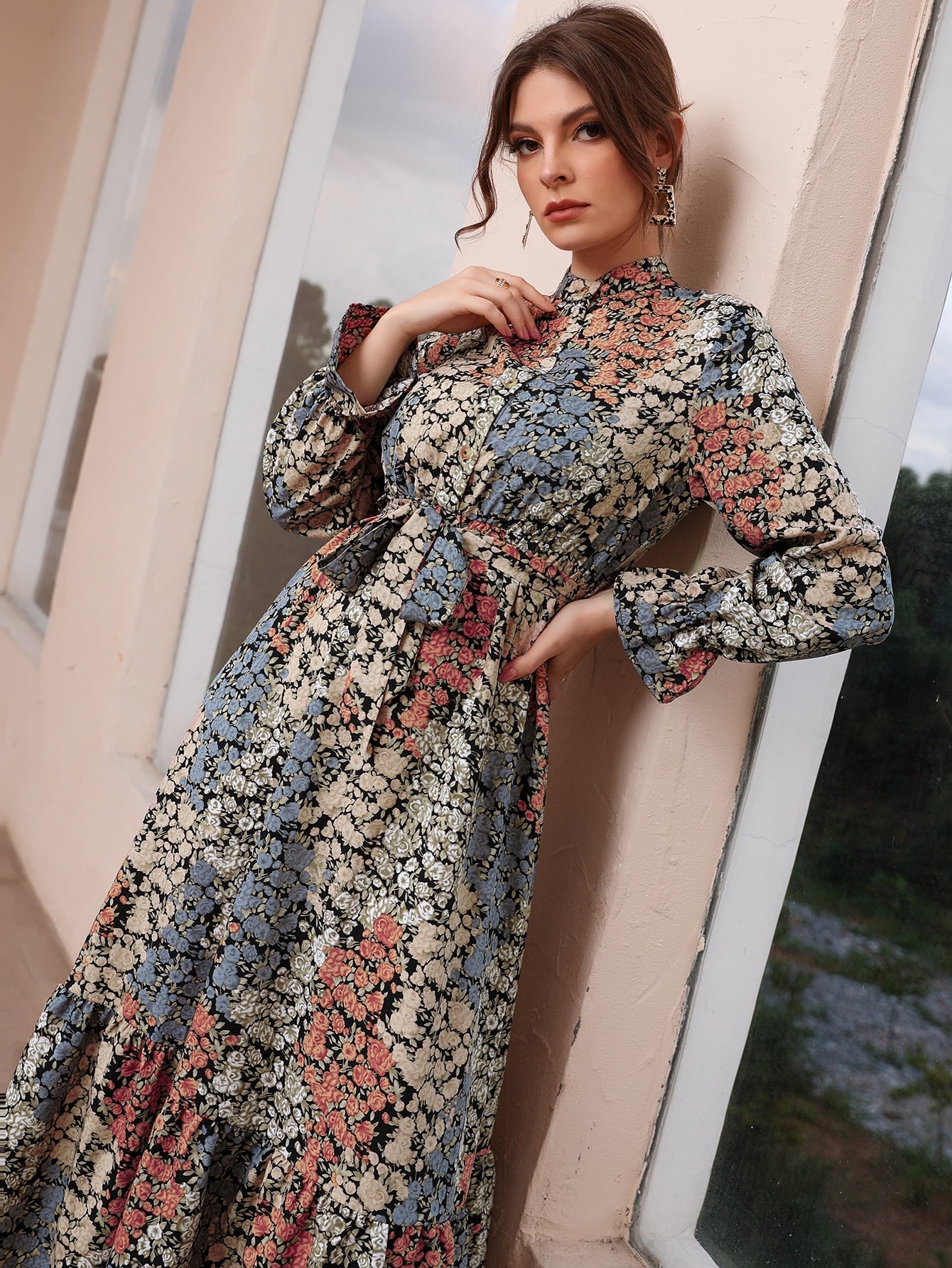 فستان حزام الدانتيل منتفض طوق كشكش