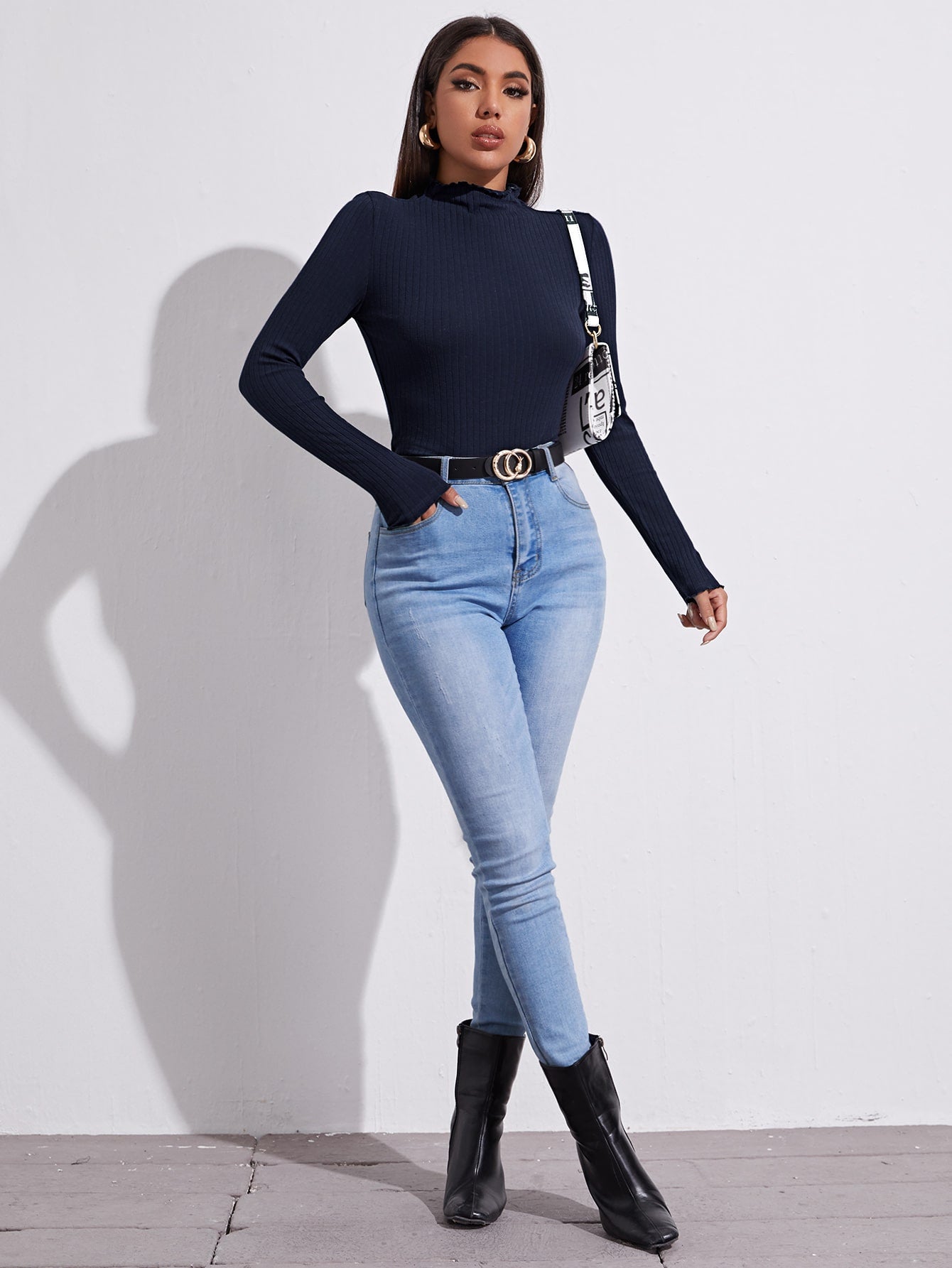 لباس علوي محبوك مضلع ومقلم خس