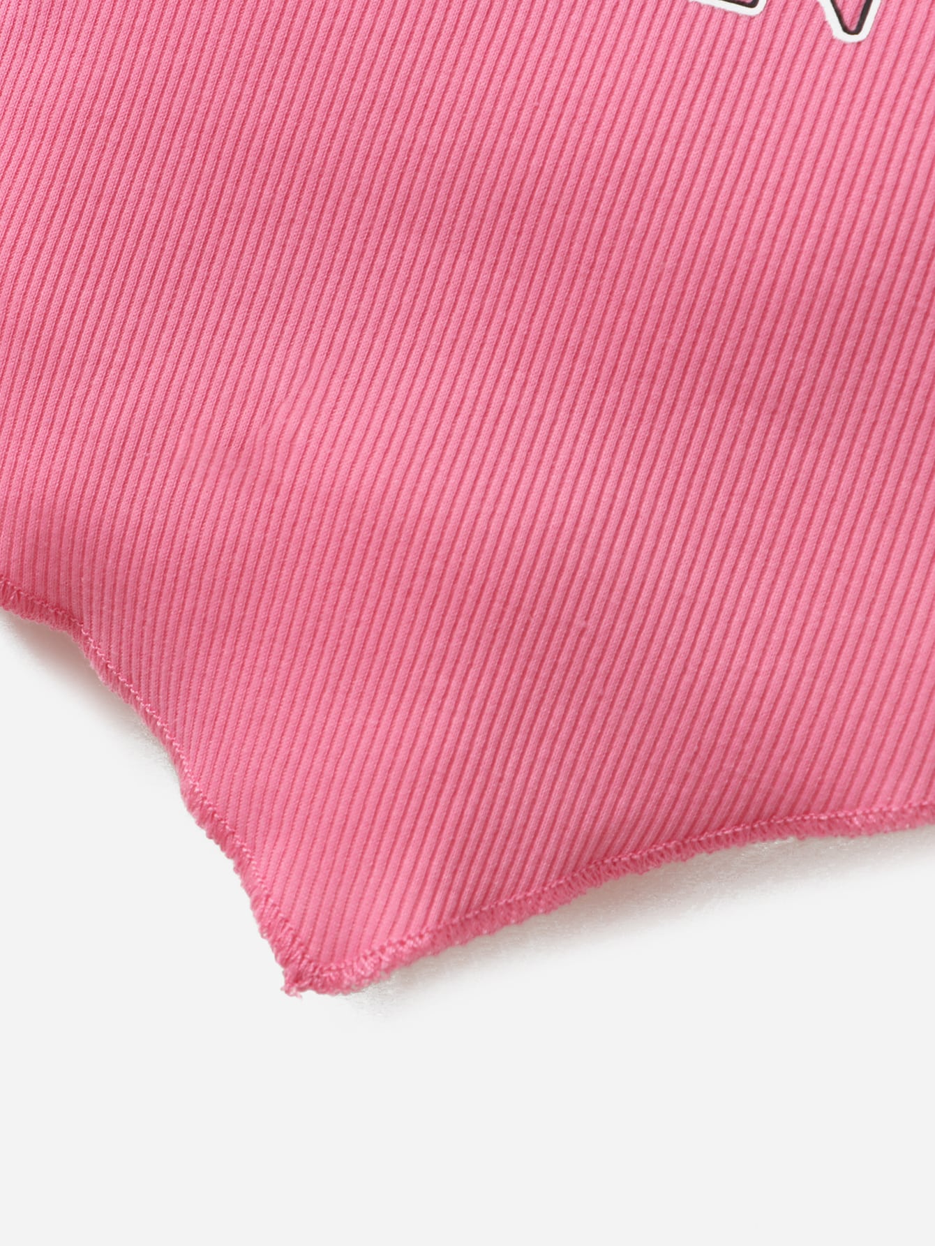 قميص أطفال صغار بدون اكمام ذو حاشية غير متناظرة و طبعة حرفية