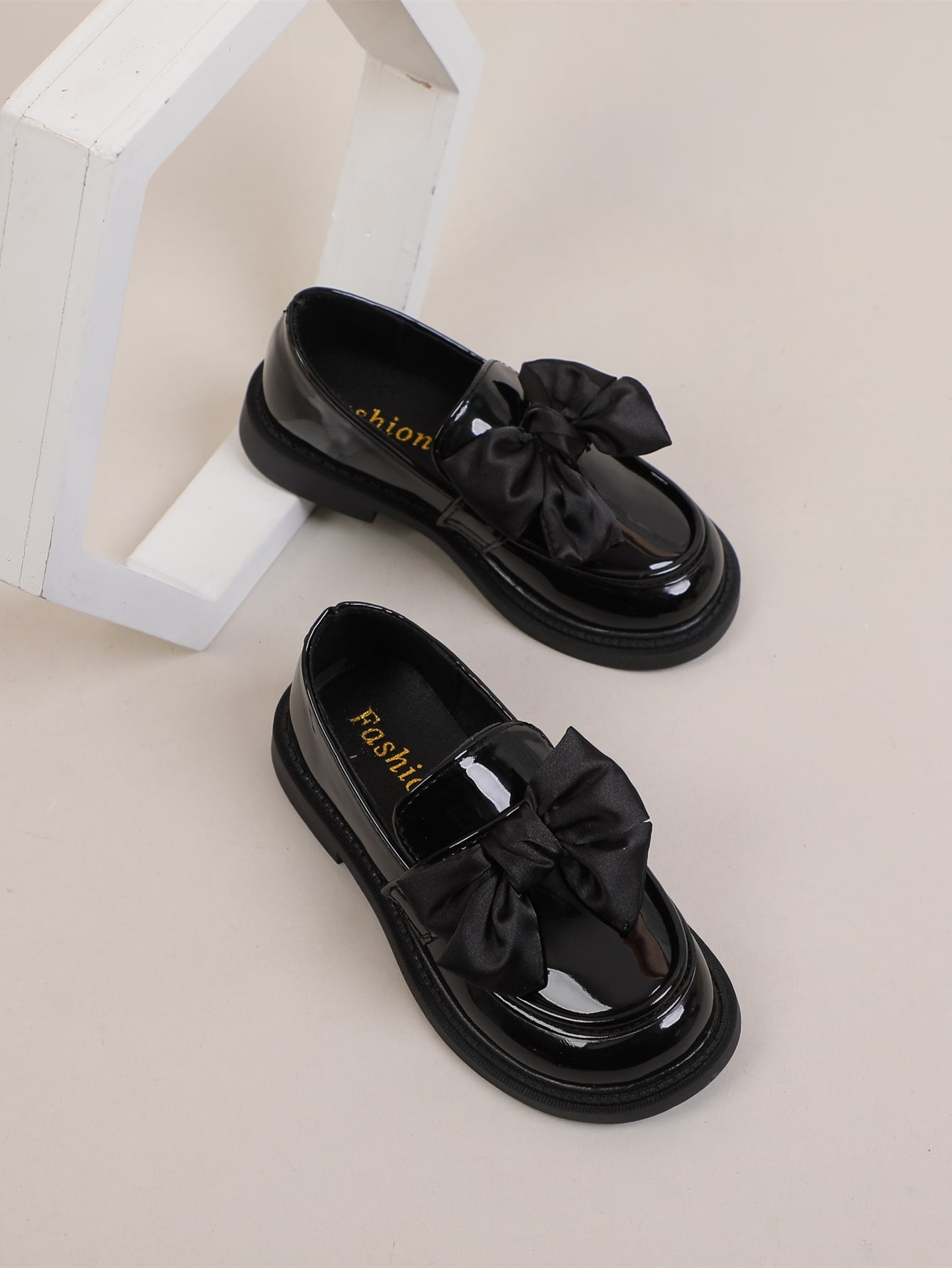 أحذية مسطحة للأطفال