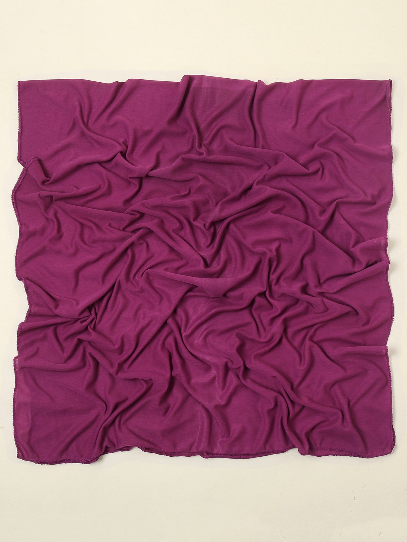 وشاح بلون موحد مبسط