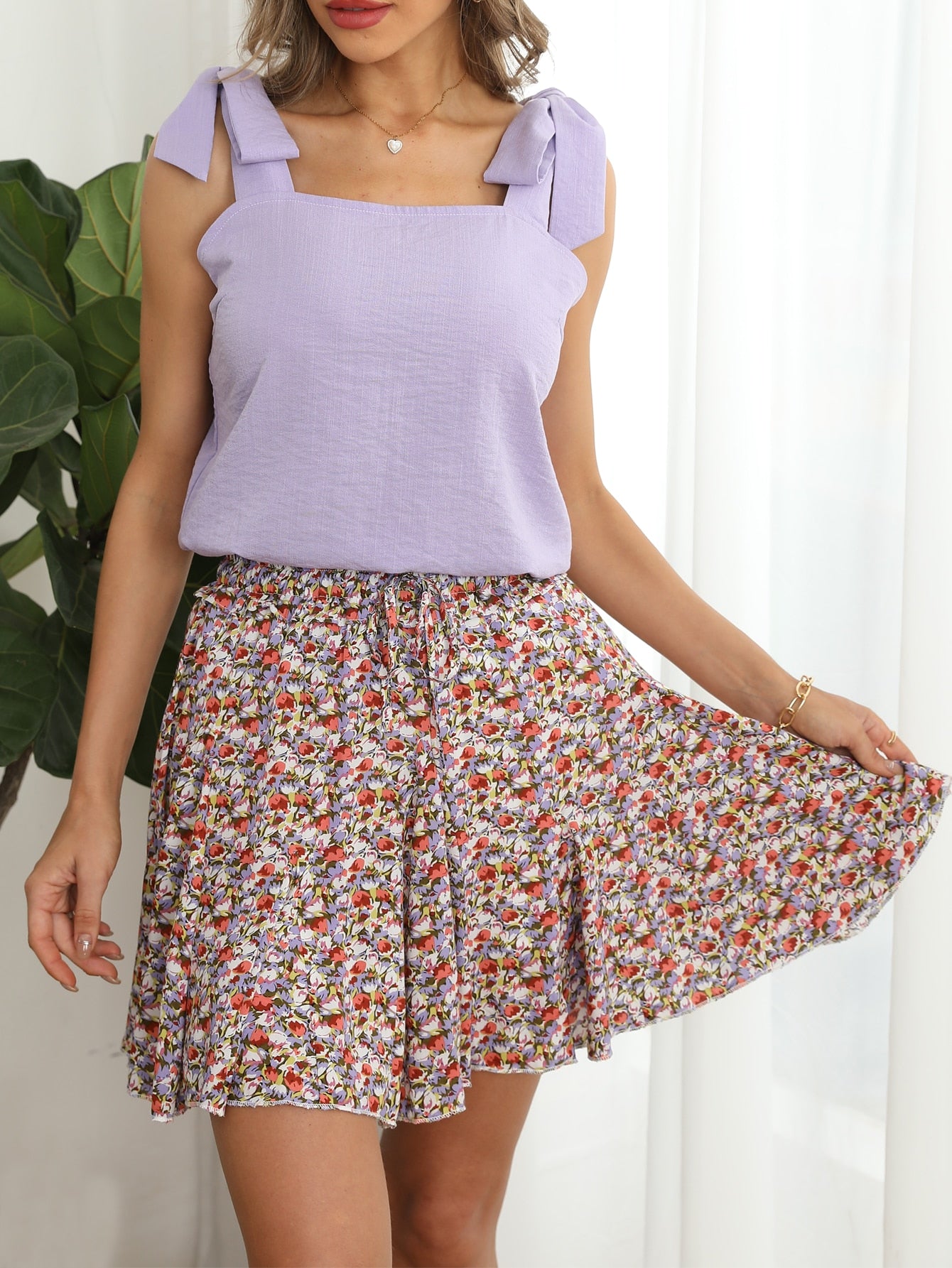 لباس علوي كامي بربطة كتف موحدة اللون