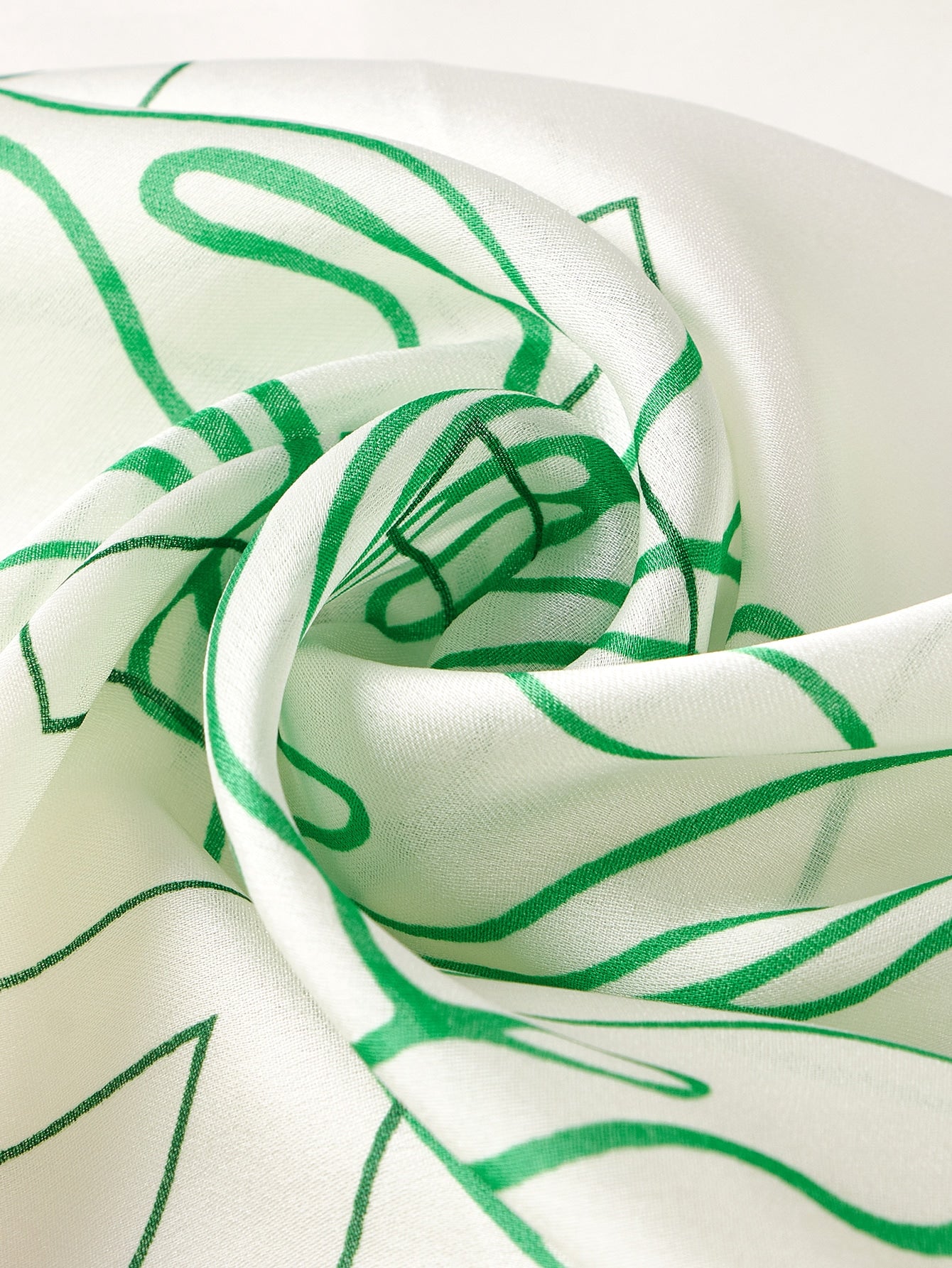 أوشحة نسائية