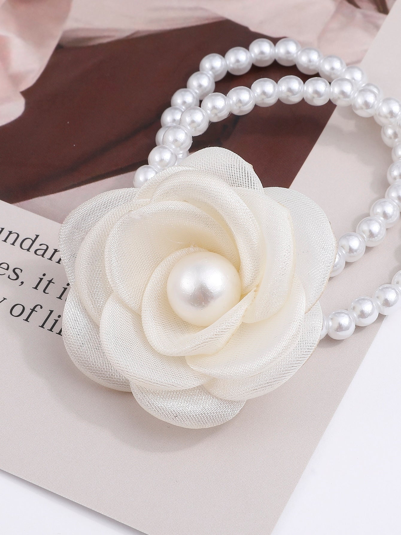 ربطة شعر زهرة مع مزخرف بلؤلؤ اصطناعي