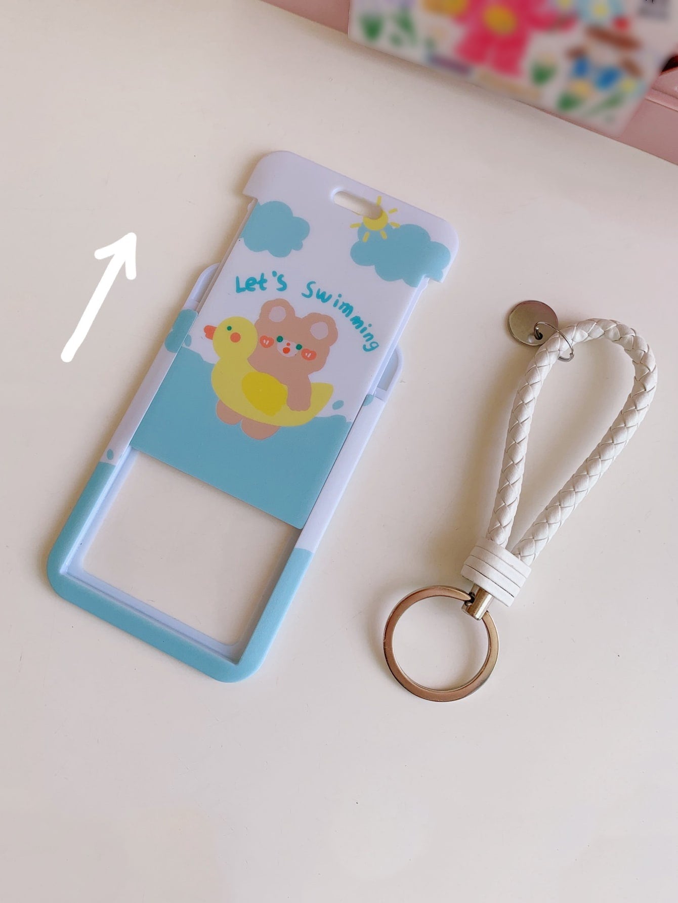 حامل شارة وإكسسوارات