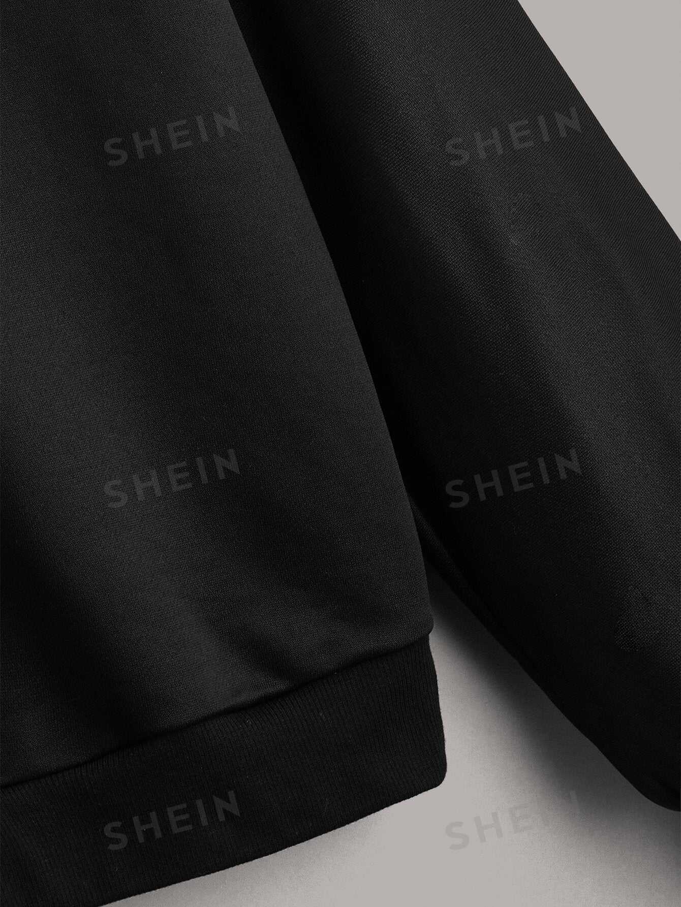 بلوفر ياقة متباينة مصحح بدب 2 في 1