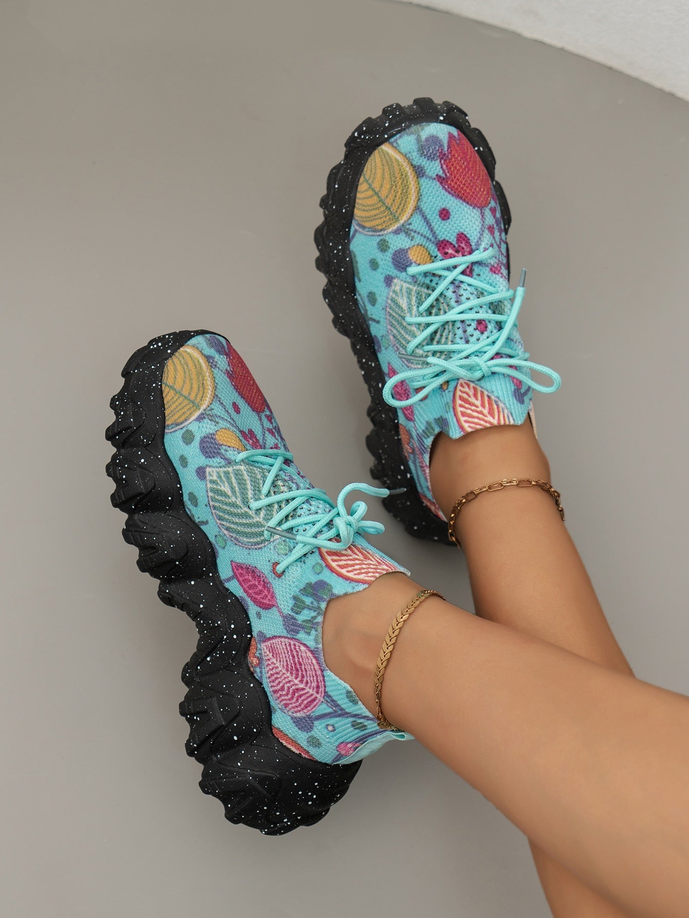 حذاء رياضي إسفين طباعة نبات رباط امامي