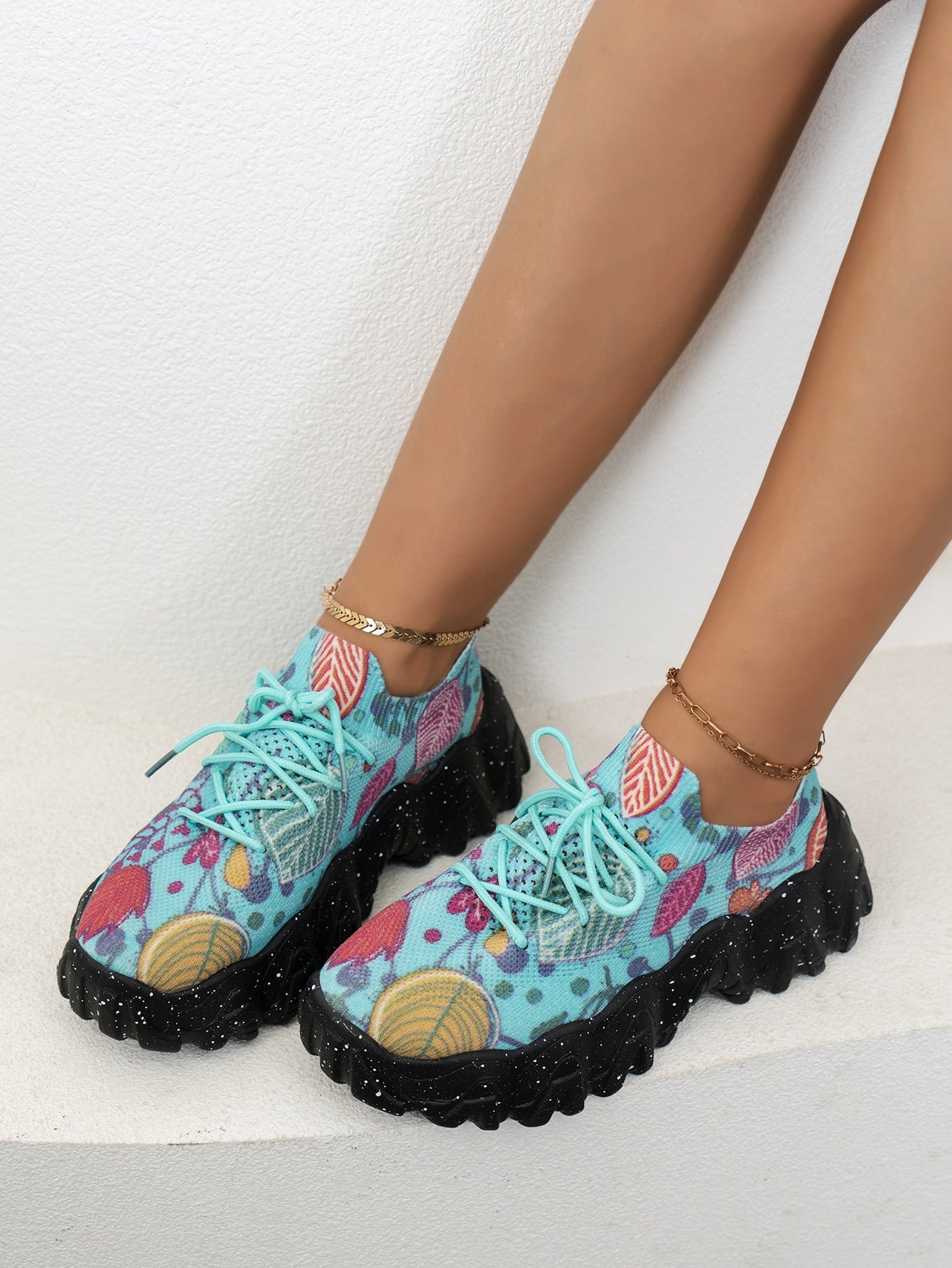 حذاء رياضي إسفين طباعة نبات رباط امامي