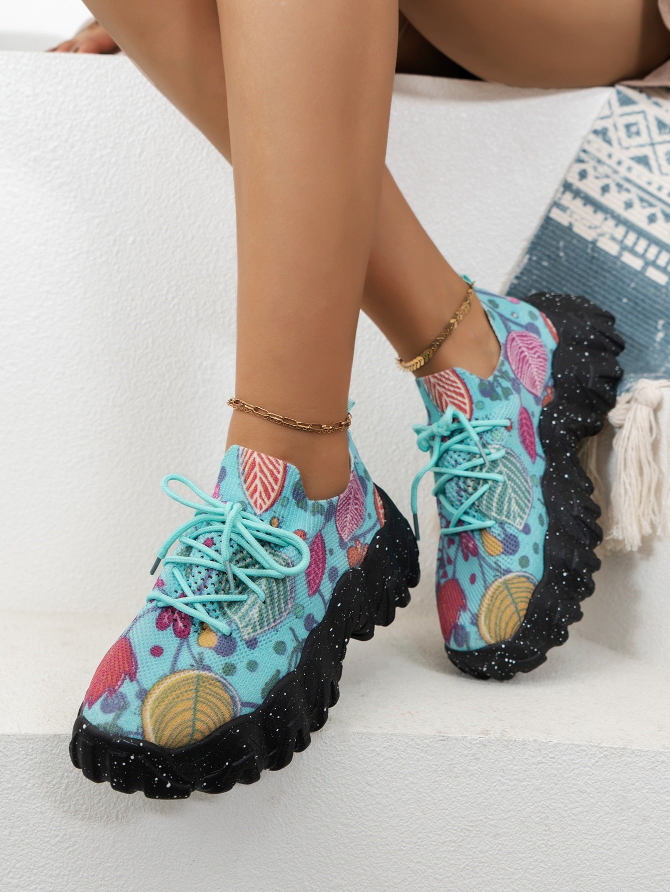 حذاء رياضي إسفين طباعة نبات رباط امامي