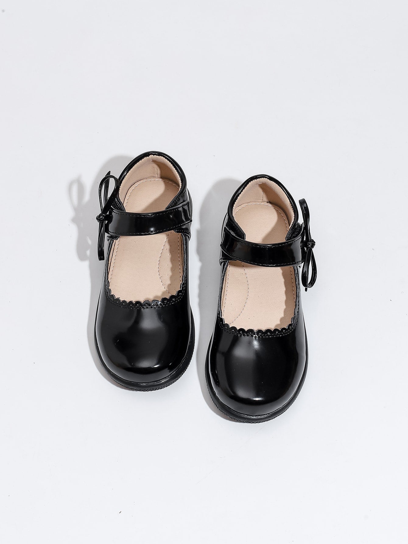 أحذية مسطحة للأطفال