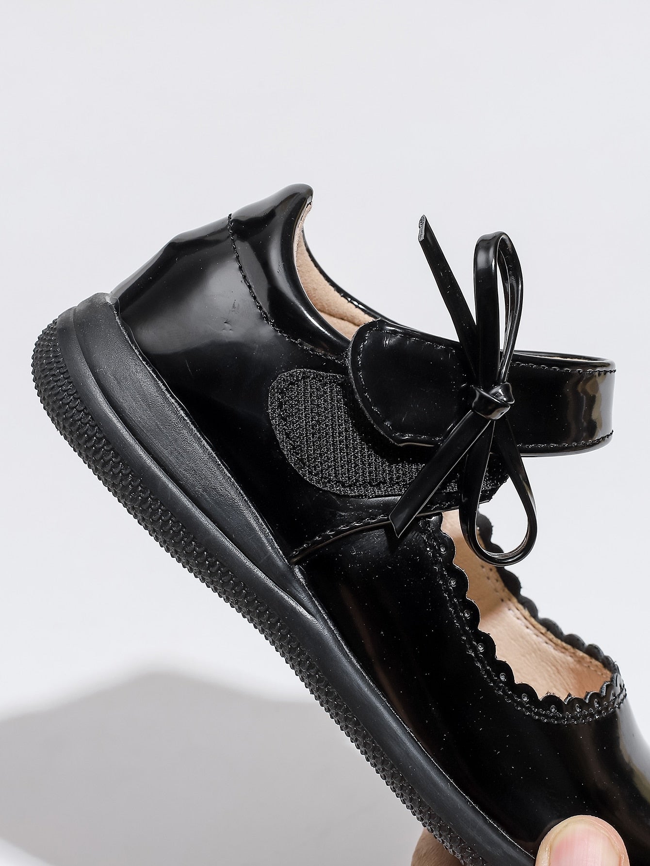 أحذية مسطحة للأطفال