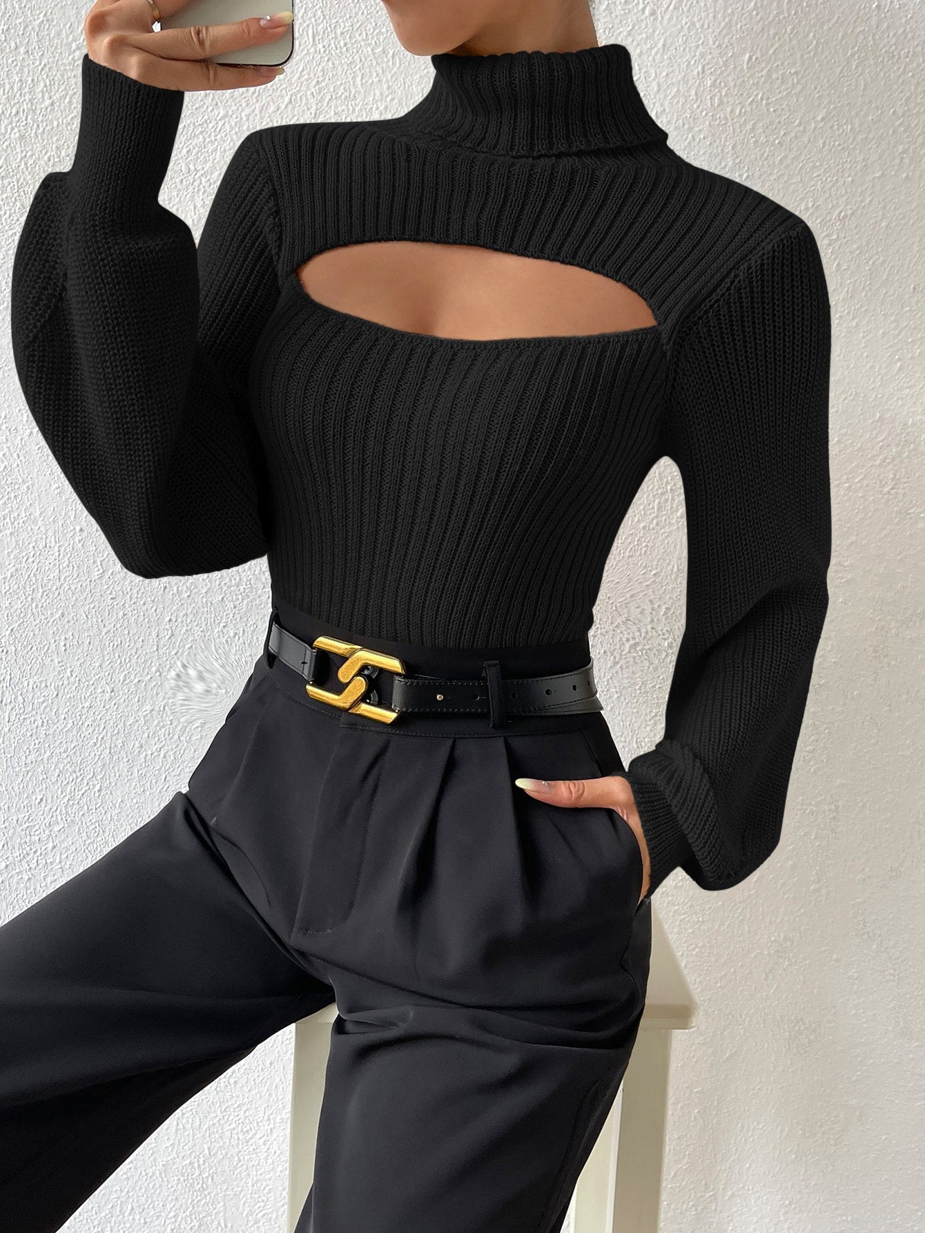 كنزة صوف ياقة دائري قص مجوف بتفاصيل العيينة