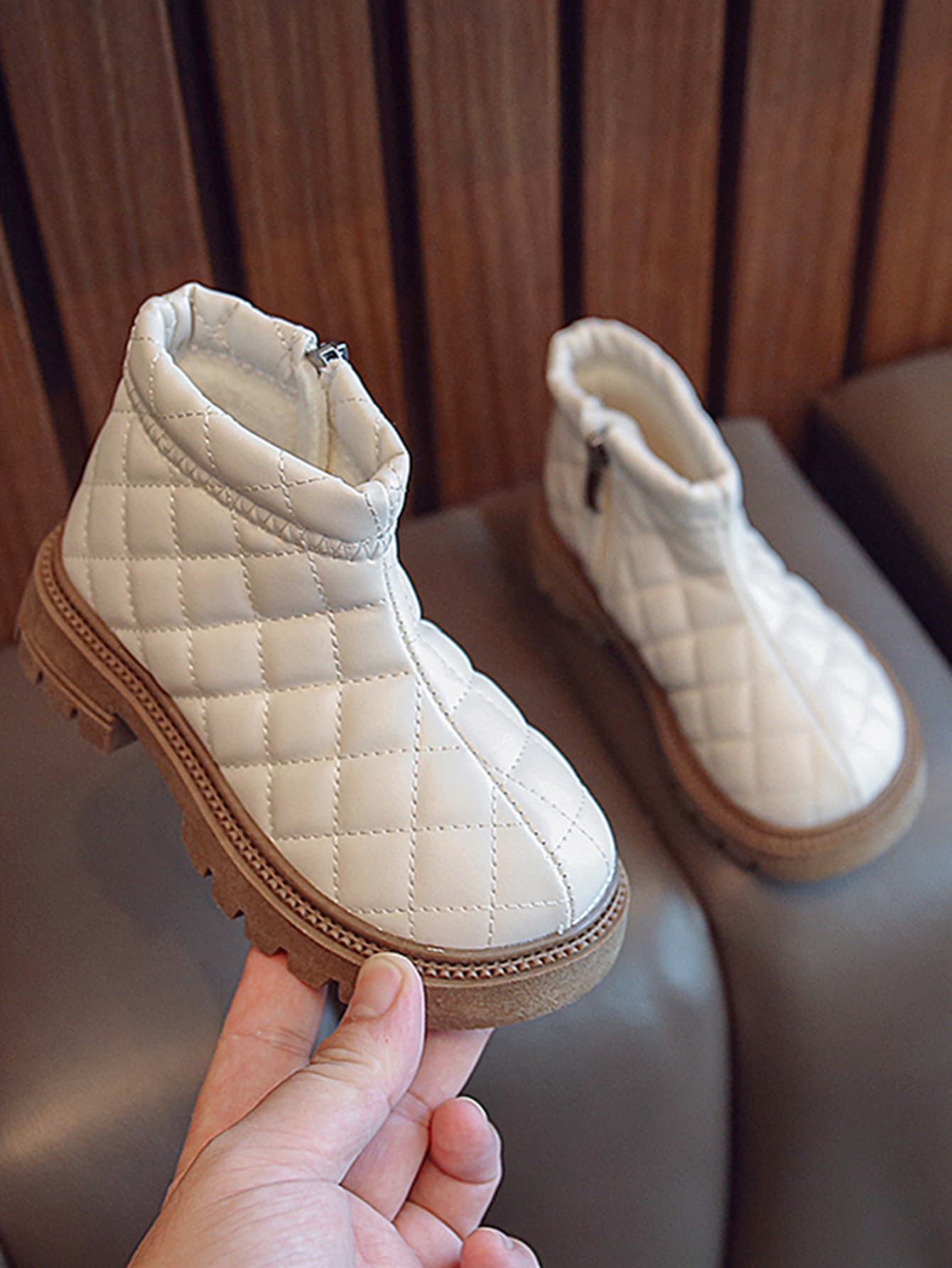 جزمة عسكرية مبطن سحاب جانبي بنات