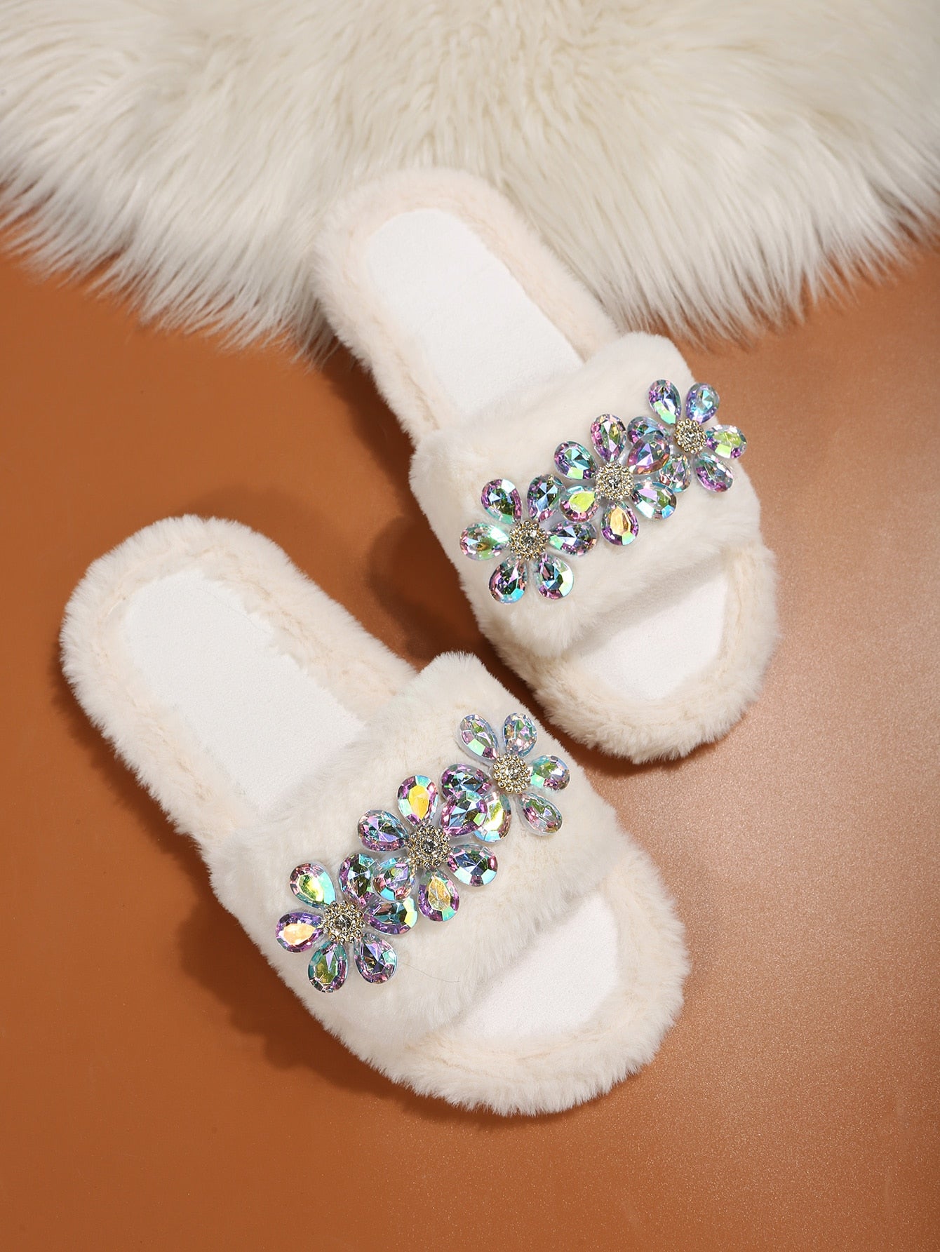 شبشب نسائي مفتوح عند الأصابع مزين بحجر الراين على شكل زهرة ملونة، غير قابل للانزلاق في الداخل/الخارج، مريح ودافئ للارتداء اليومي
