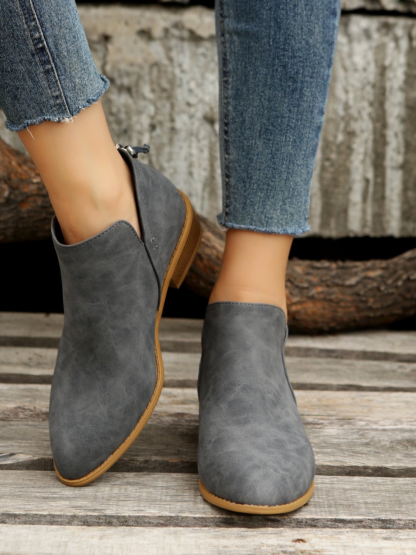 جزمة بوت إلى الكاحل رمادي موحد اللون النمط الأمريكي كعب عالي مع سحاب خلفي