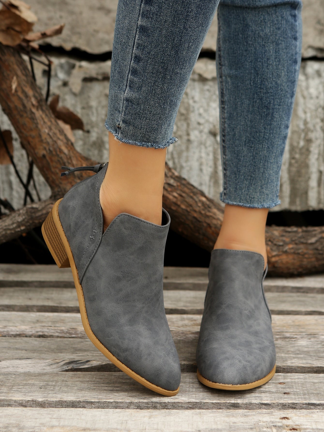 جزمة بوت إلى الكاحل رمادي موحد اللون النمط الأمريكي كعب عالي مع سحاب خلفي