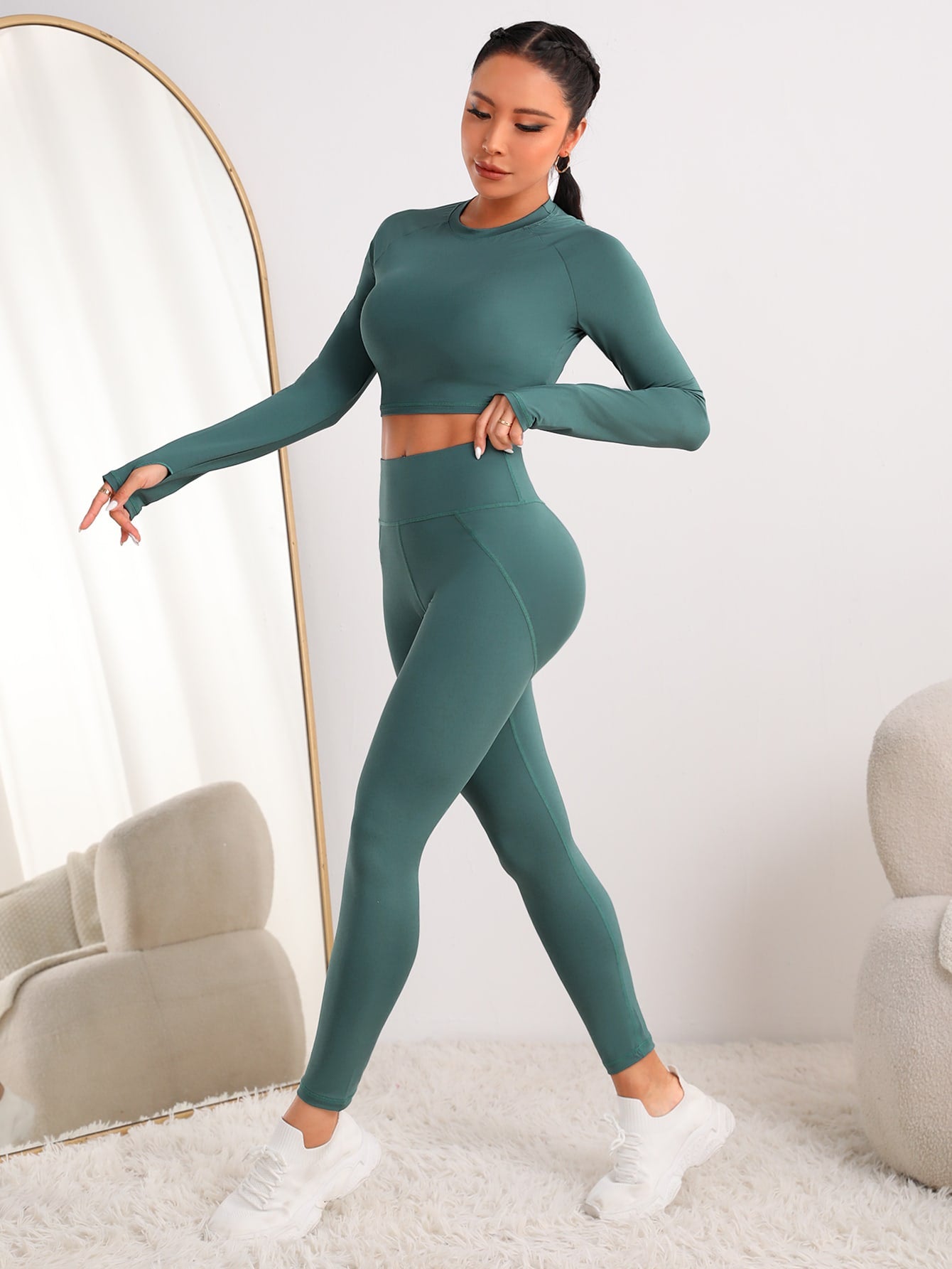 طقم رياضي للنساء