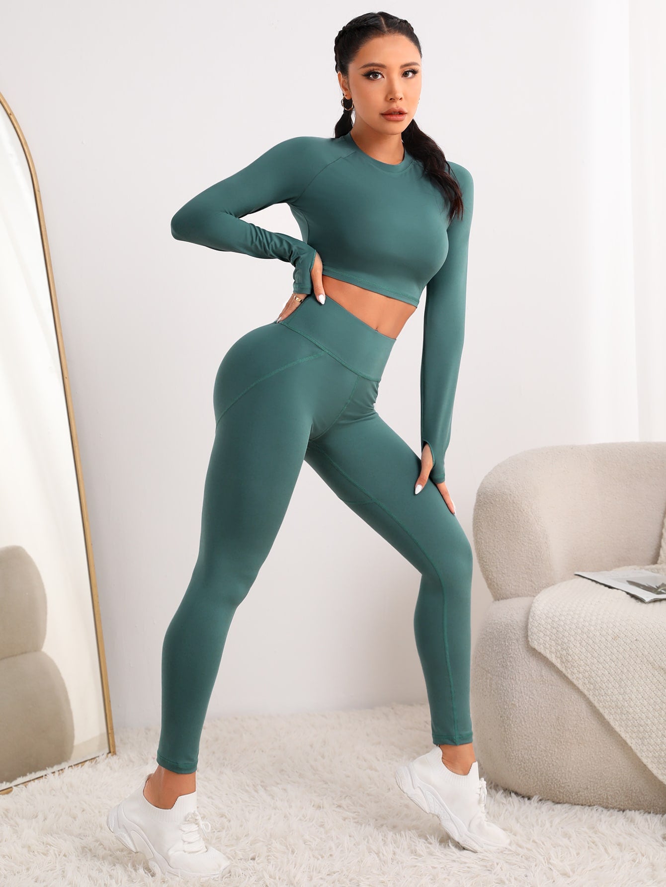 طقم رياضي للنساء