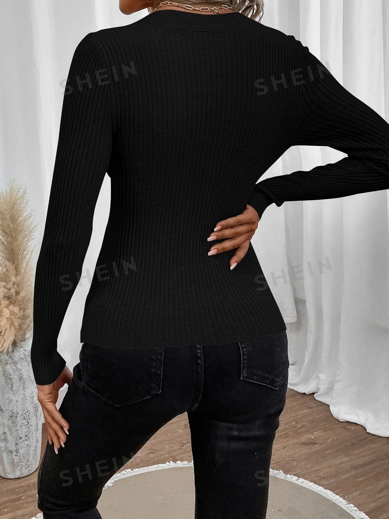 كنزة صوف موحدة اللون محبوك مضلع