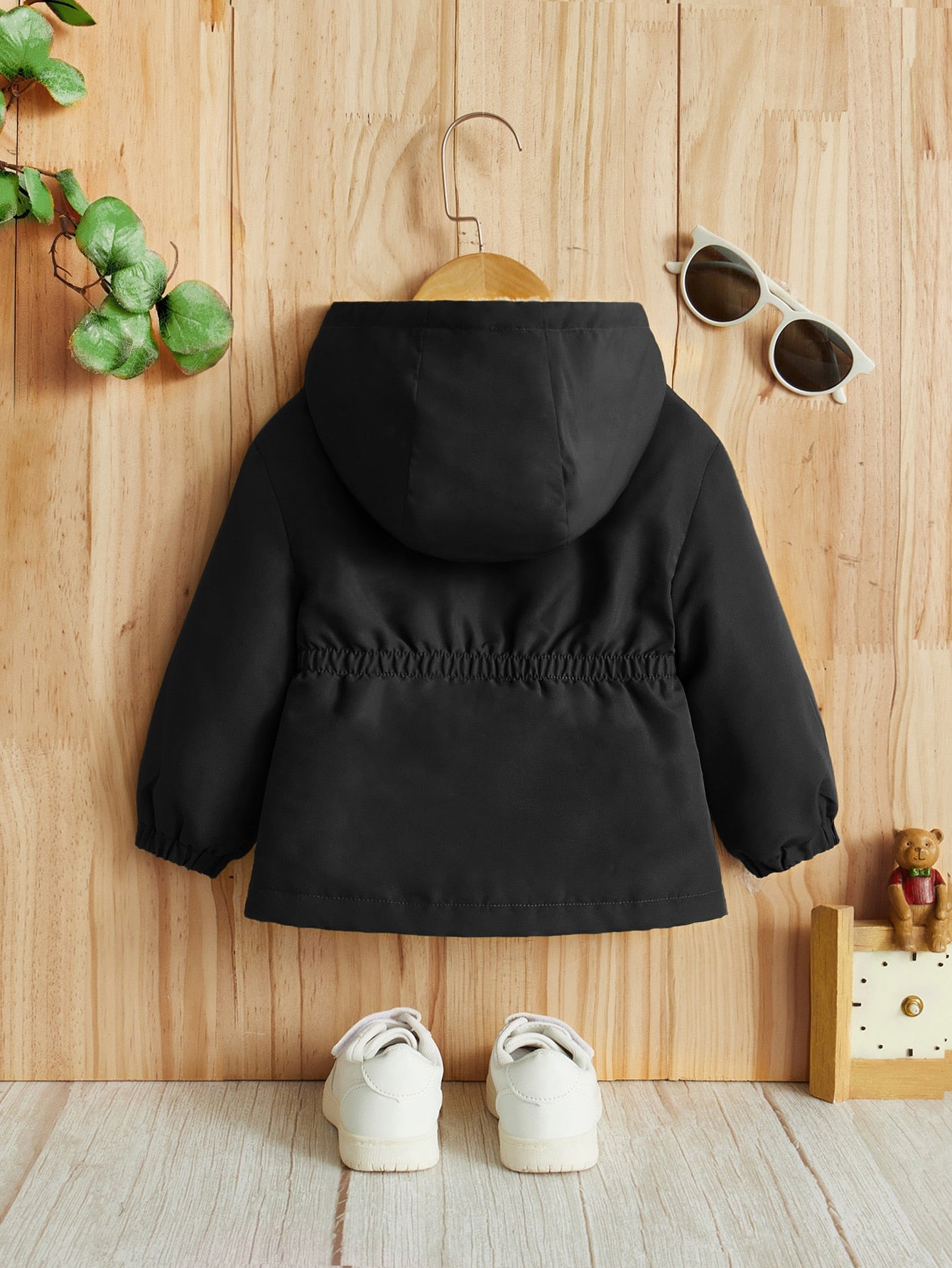 جاكيت صوفي بقلنسوة و سحّاب طويل و كاب ، لطفلة لون سادة مناسب لفصل الخريف و الشتاء