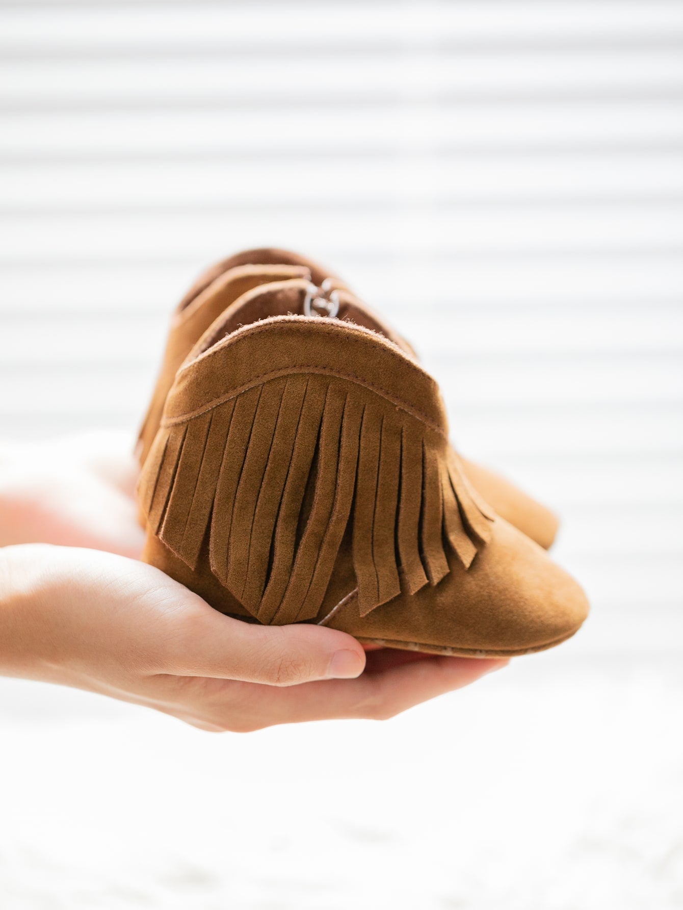 جزمه ملائم عريض مزخرف الحافة للبنات للرضع