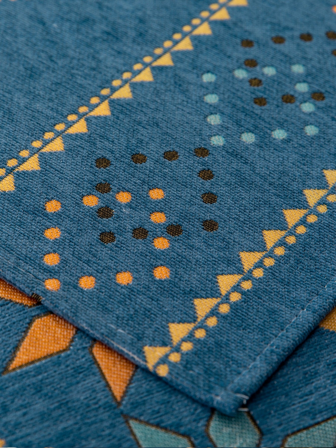 منشفة أريكة نمط هندسي مانع للانزلاق