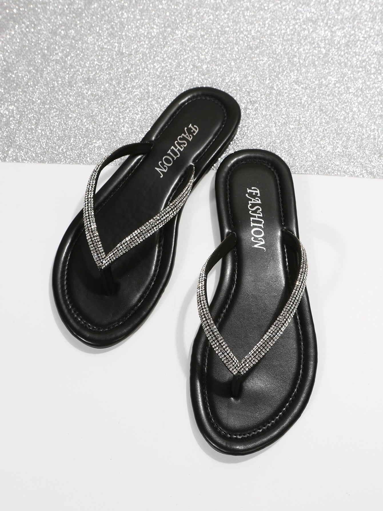 صنادل مسطحة نسائية