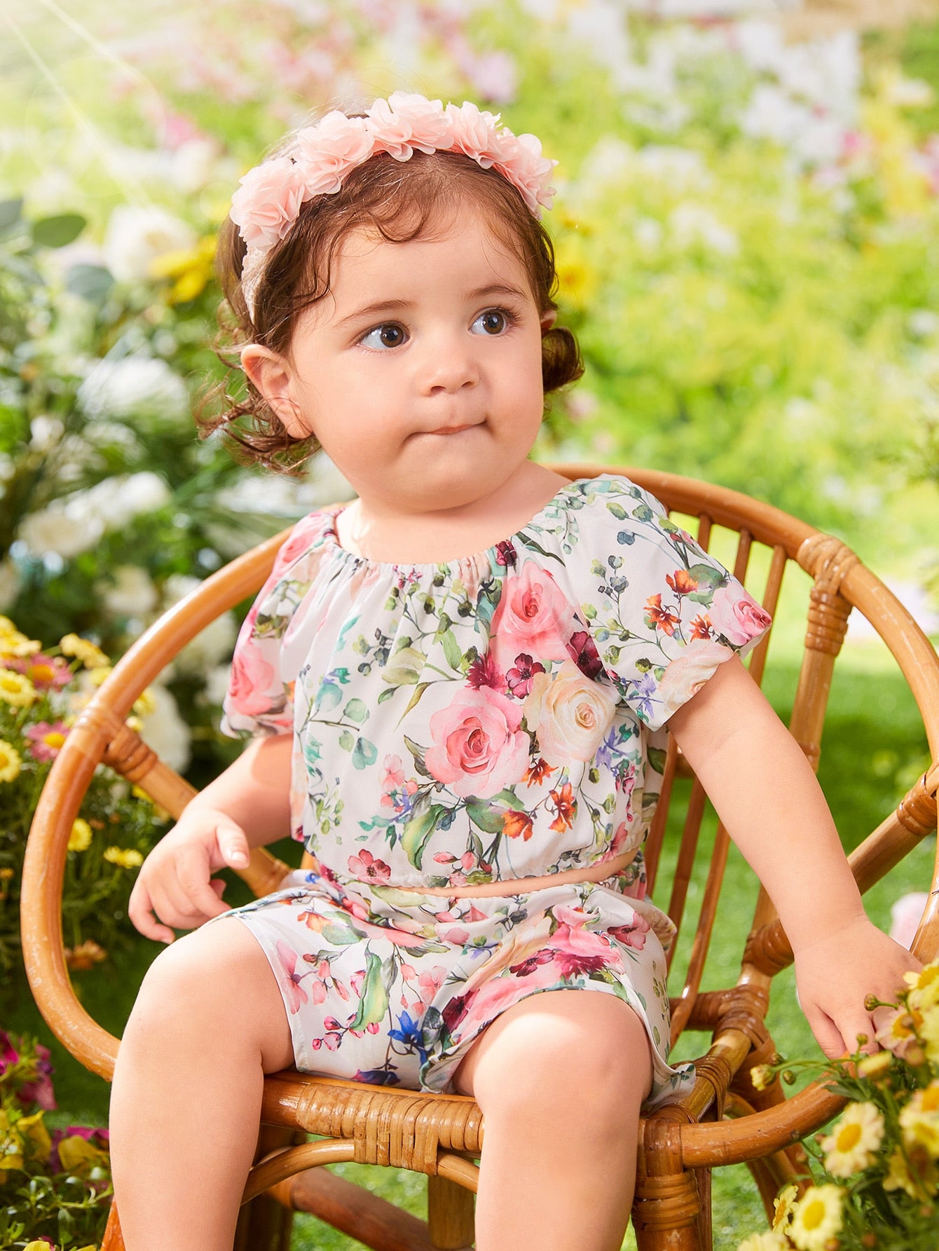 أطقم للأطفال البنات