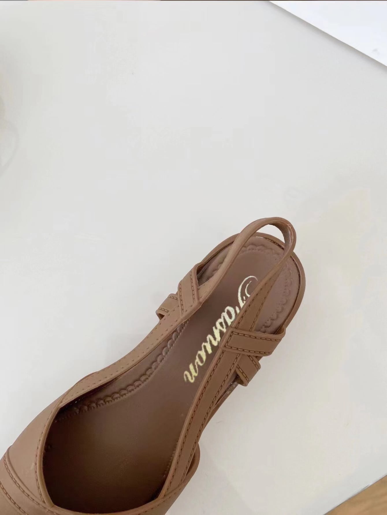 حذاء إسفين غير منزلق باصابع قدم مدبب مفتوح الوراء كعب منحدر أنيق pvc بلاستيك امرأة