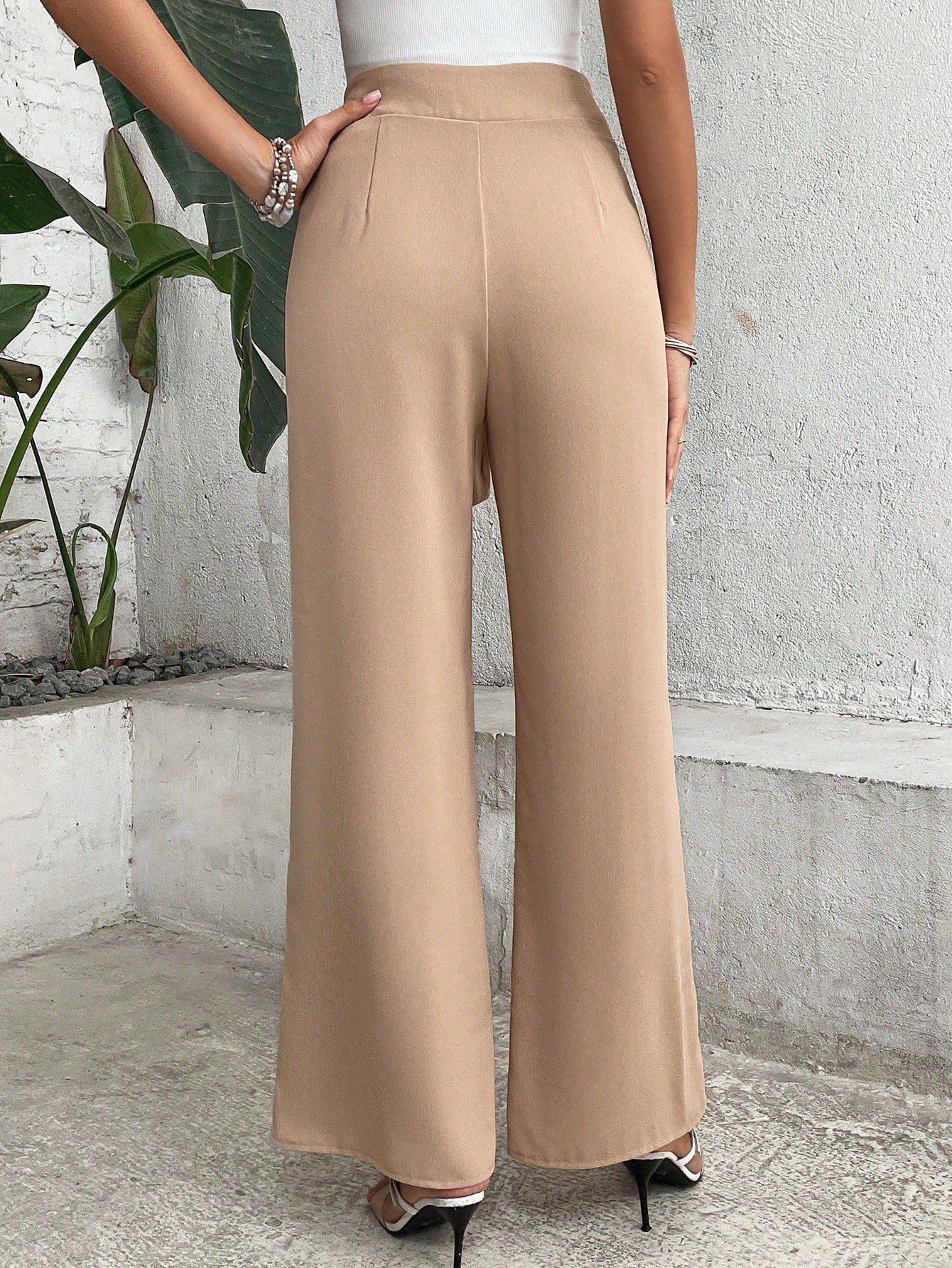 بنطلون بساق واسع ربطة امامية بحافة مطوي