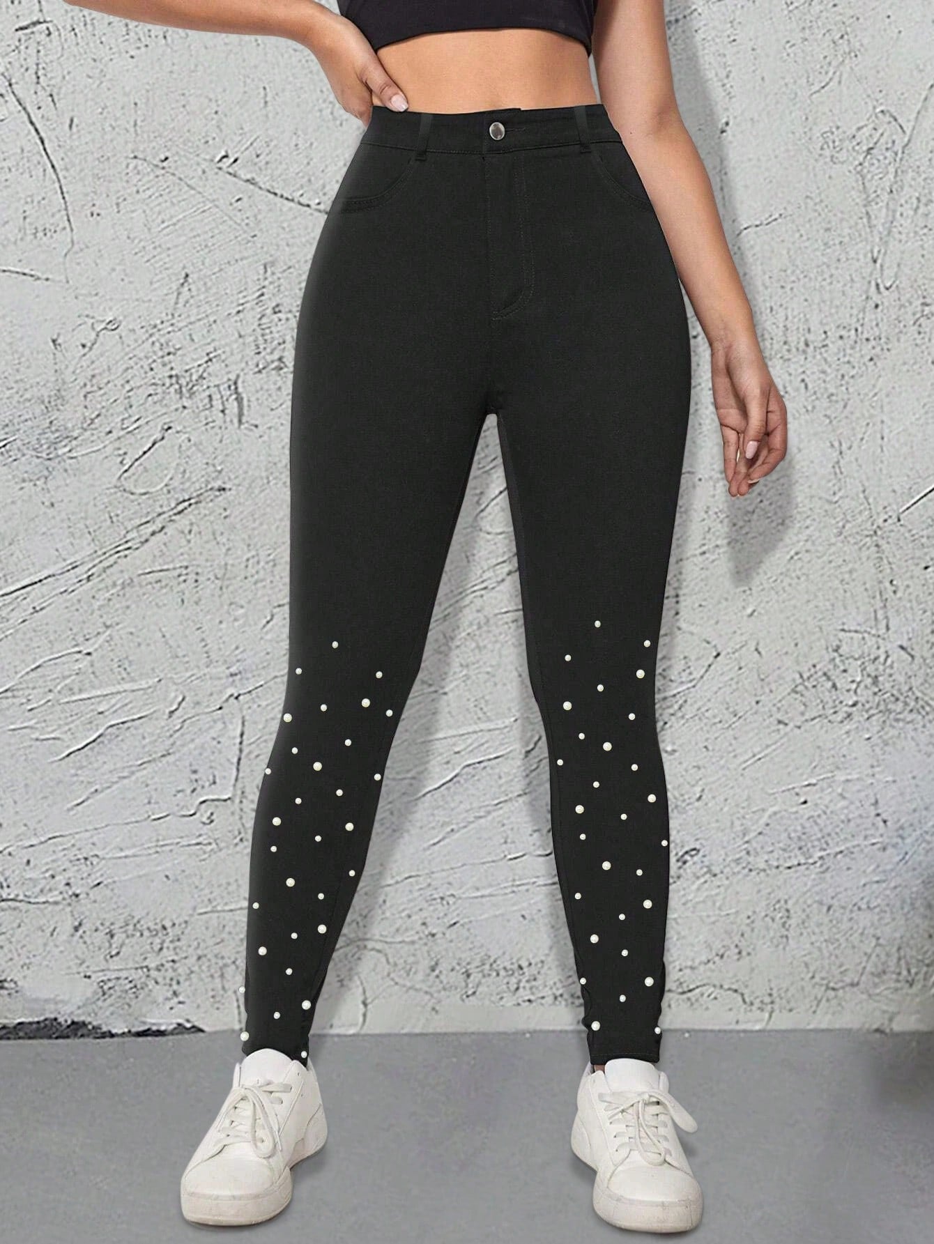 بنطلون جينز نحيل مطرز بلؤلؤ