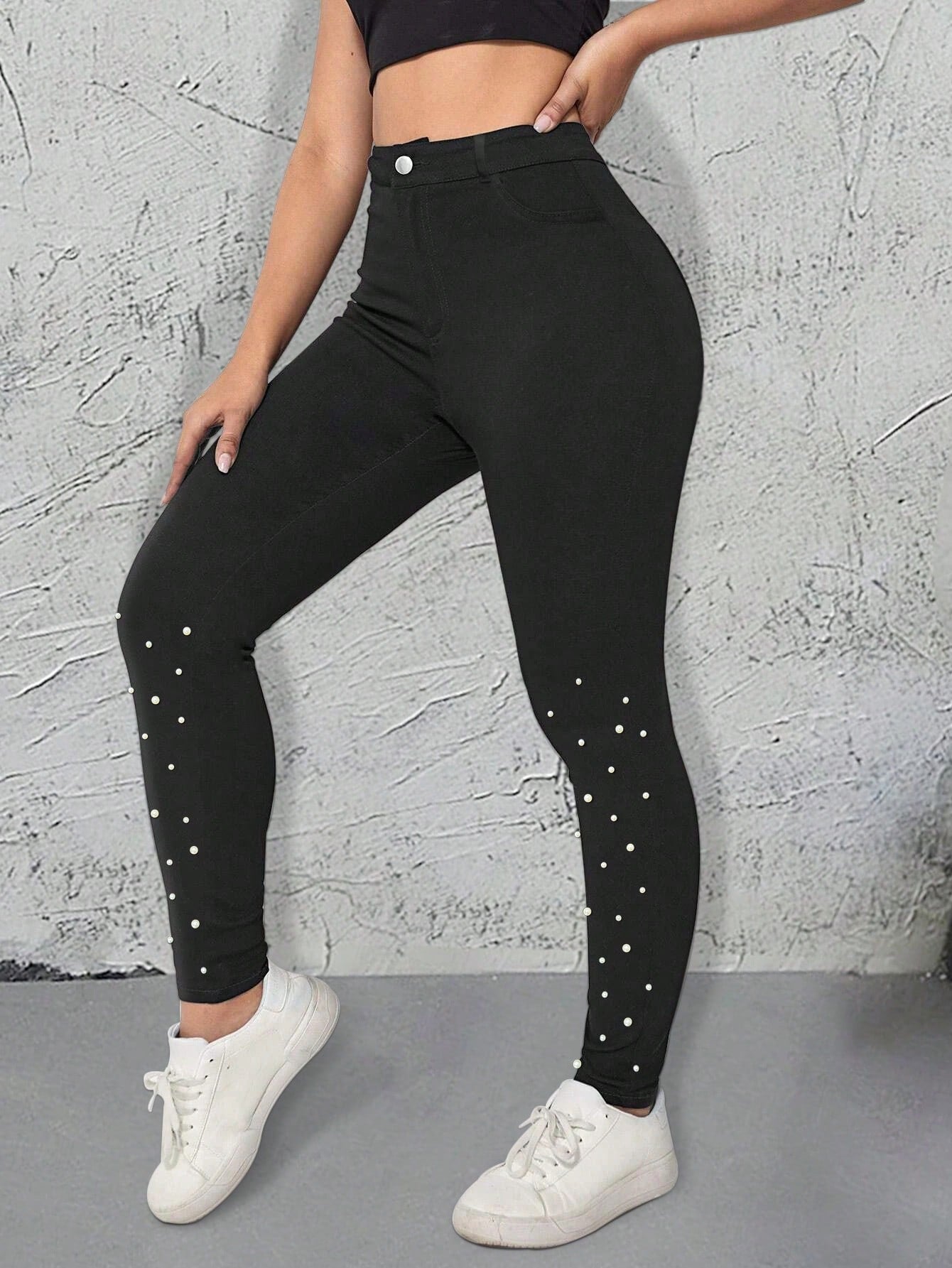 بنطلون جينز نحيل مطرز بلؤلؤ