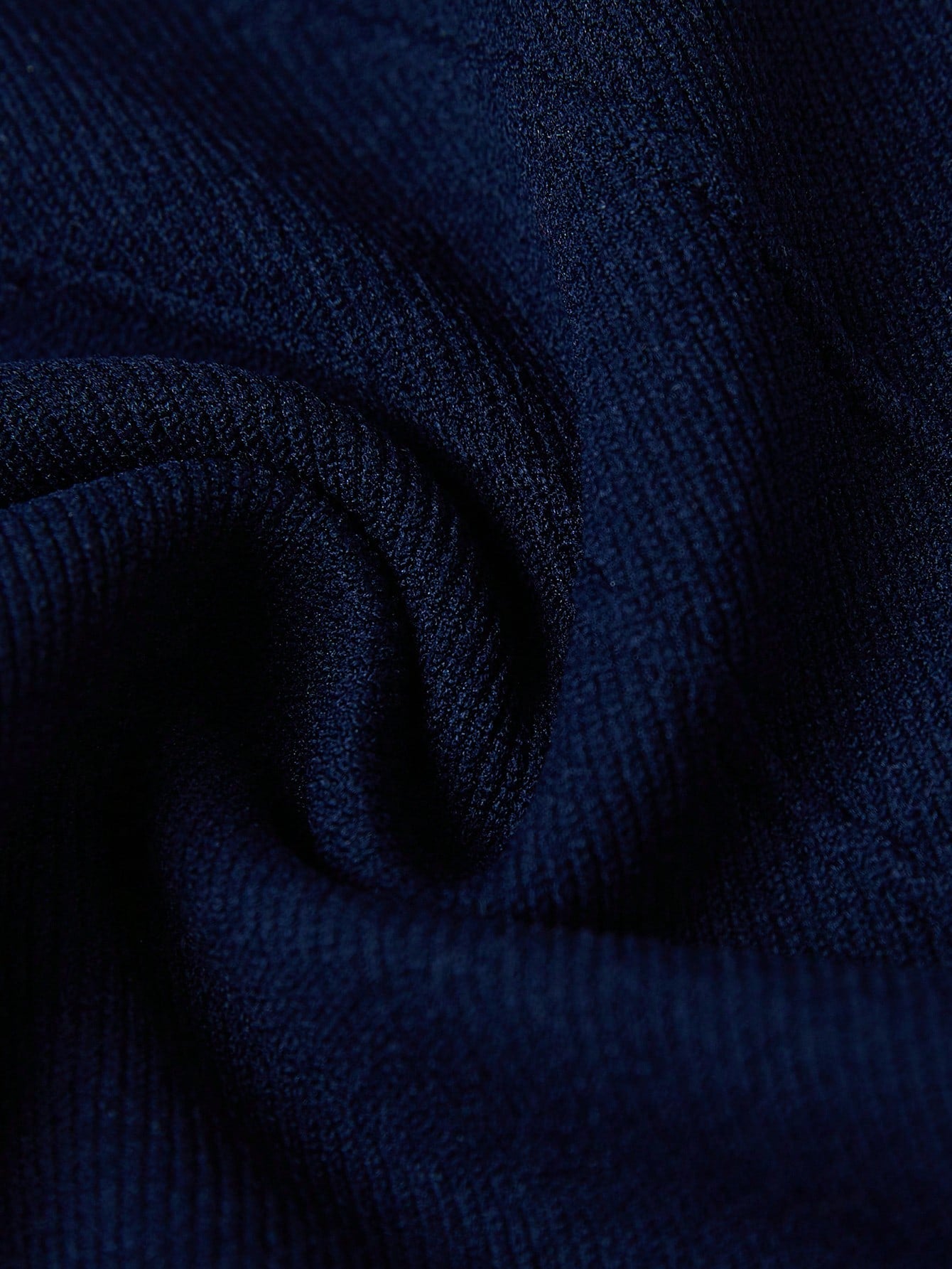 طقم حمالة صدر شريط متباين سلس وسروال داخلي