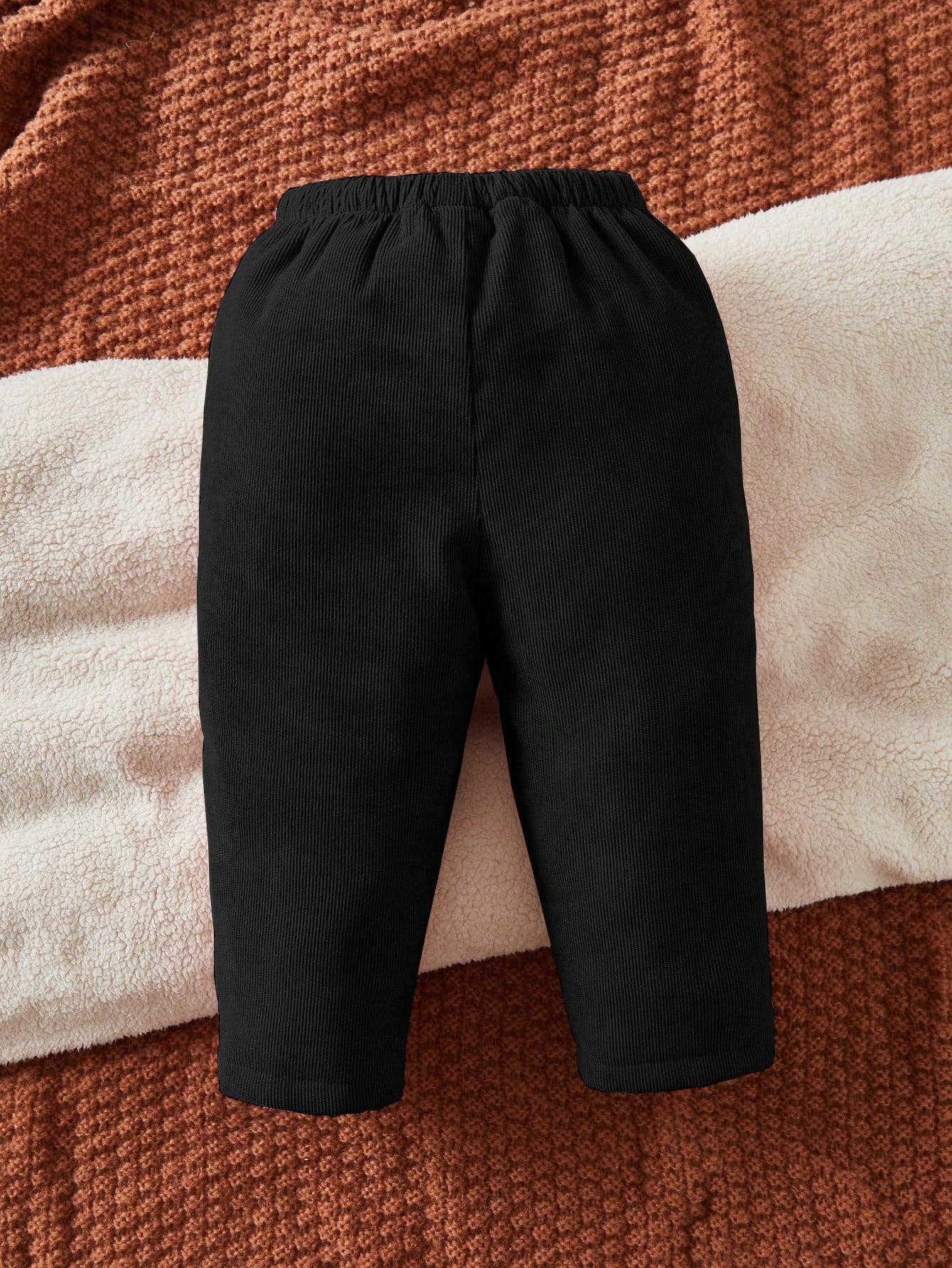 بنطلون بناتية