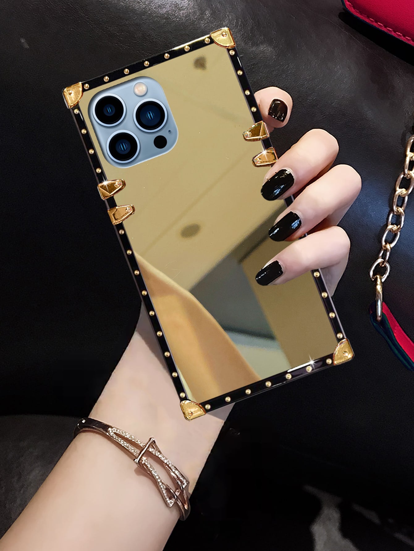 كفر هاتف مرآة