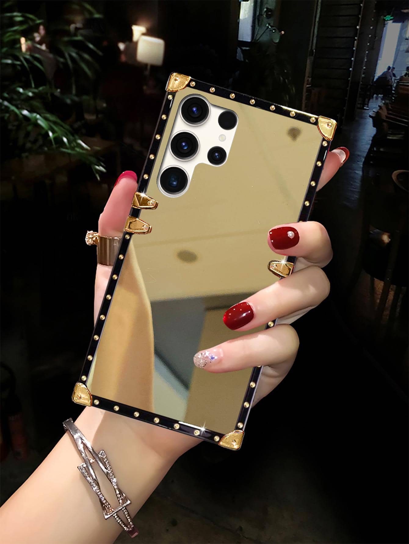 كفر هاتف مرآة