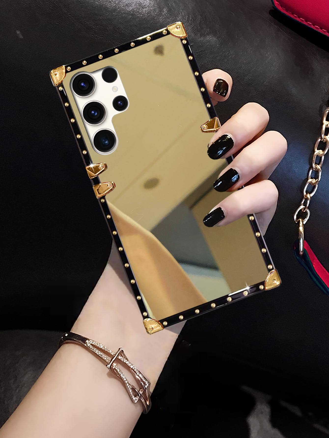 كفر هاتف مرآة