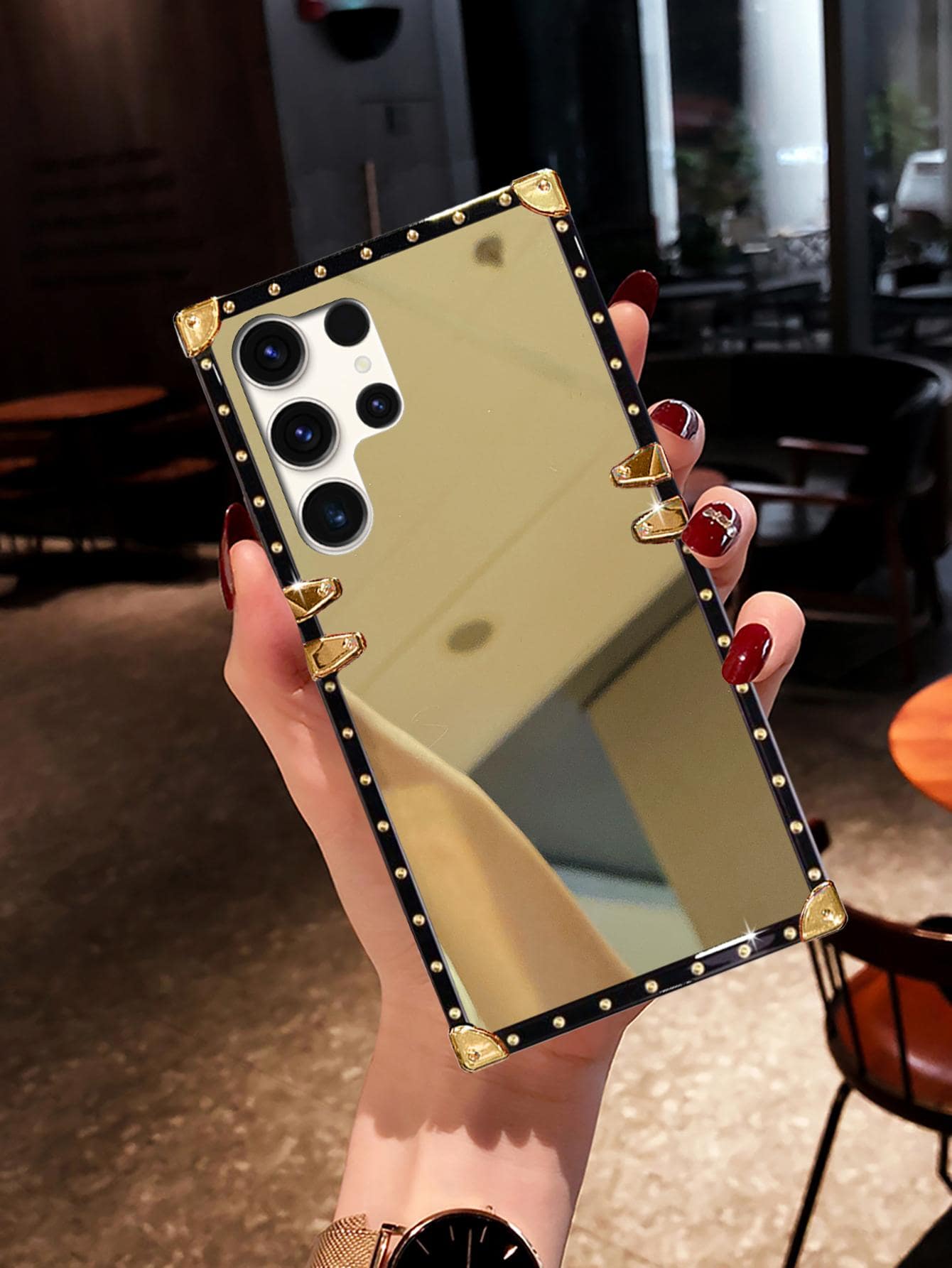 كفر هاتف مرآة