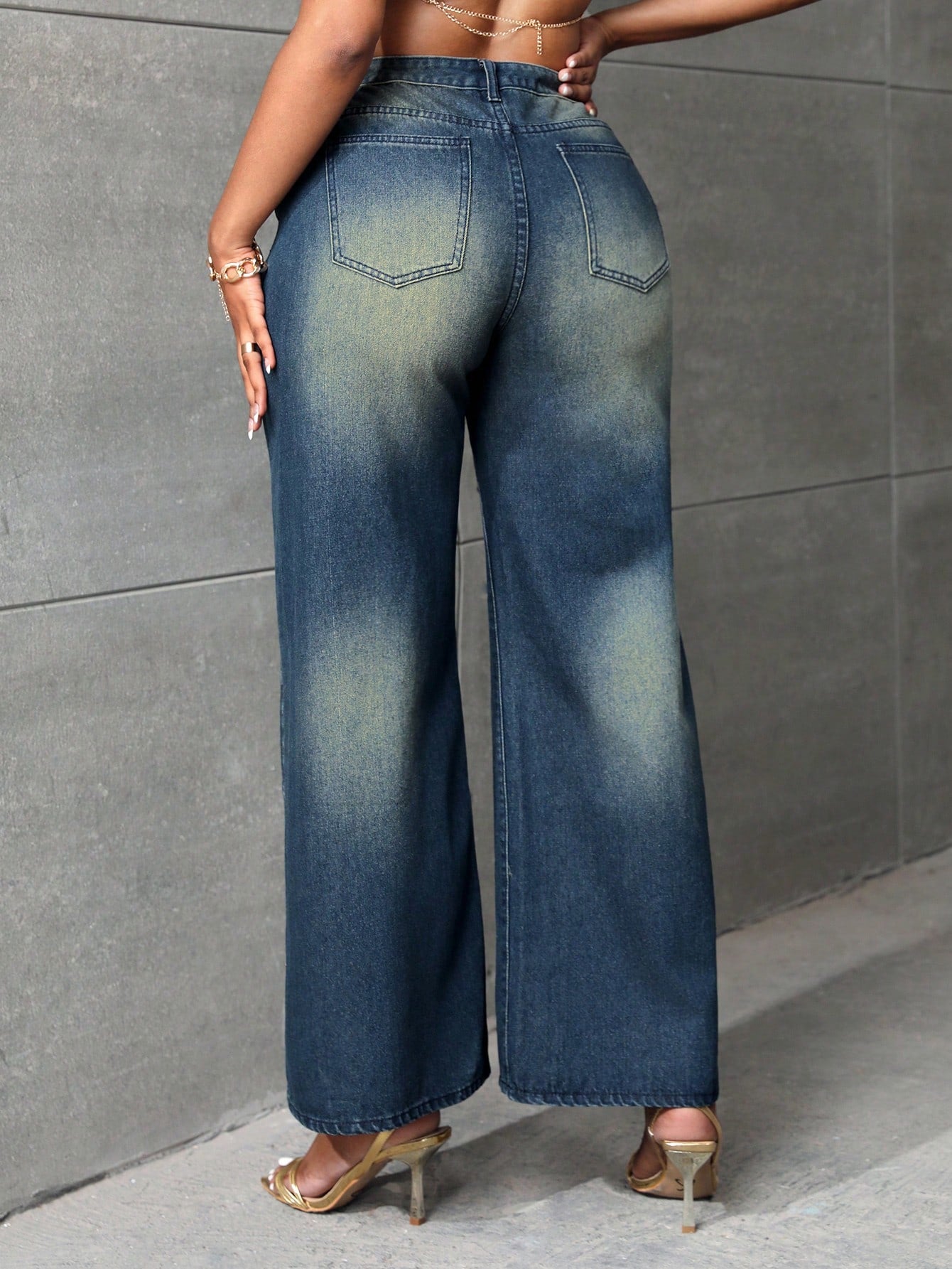 بنطلون جينز مغسول ساق عريضة