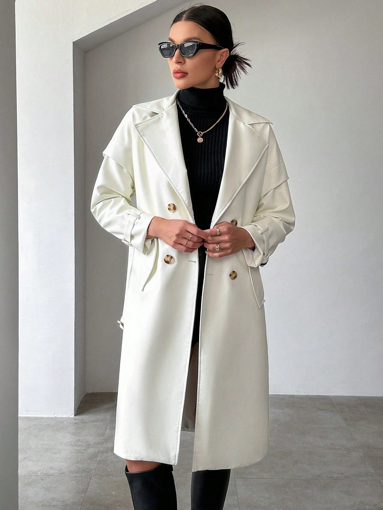 معطف مطر بياقة مطوي مسنن صف ازرار مزدوجة حزام