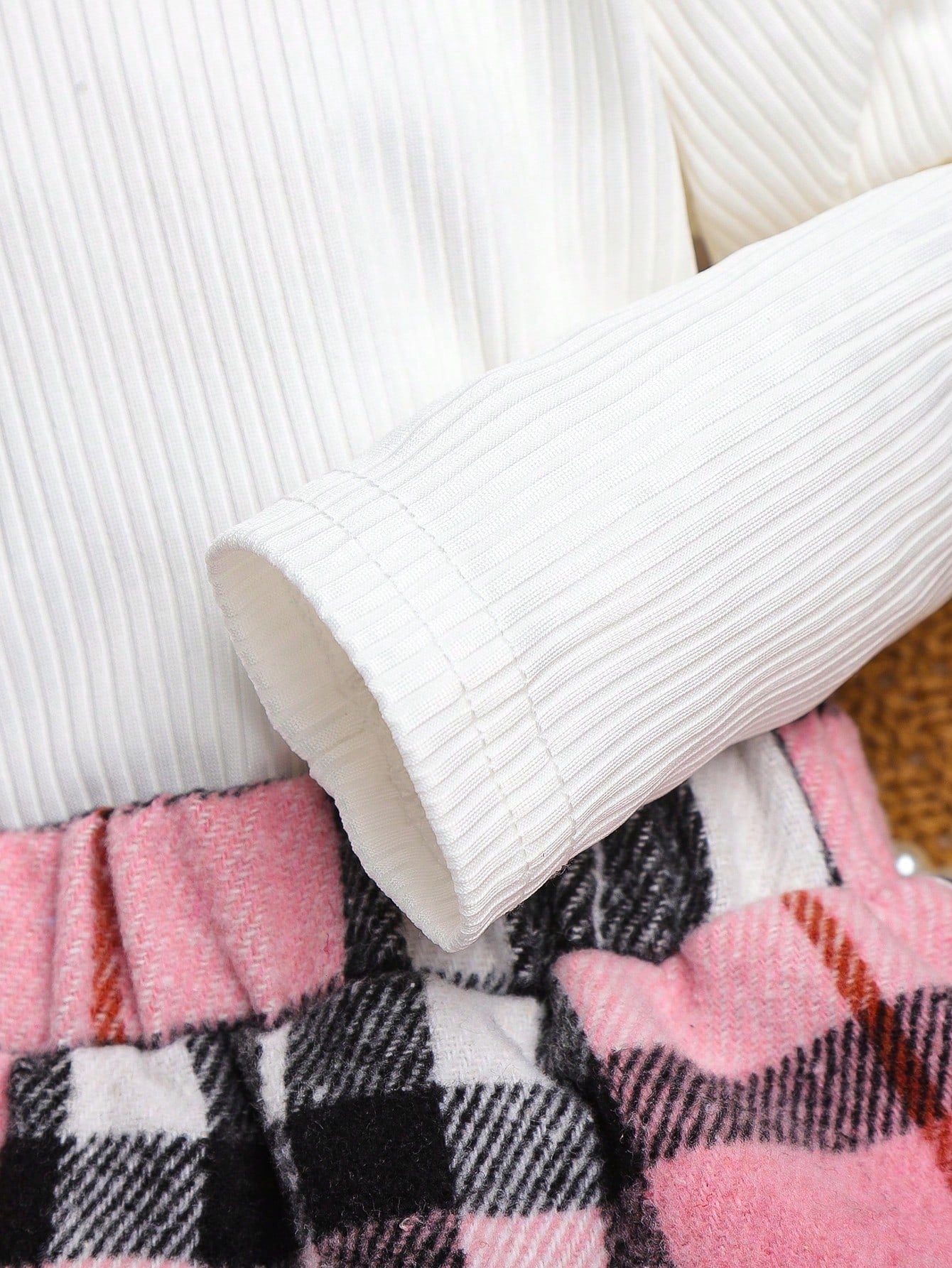 أطقم بنات للاطفال تي شيرت بلون موحد & طباعة مربع النقش تنورة & قبعة & بياقة مطوي مسنن معطف