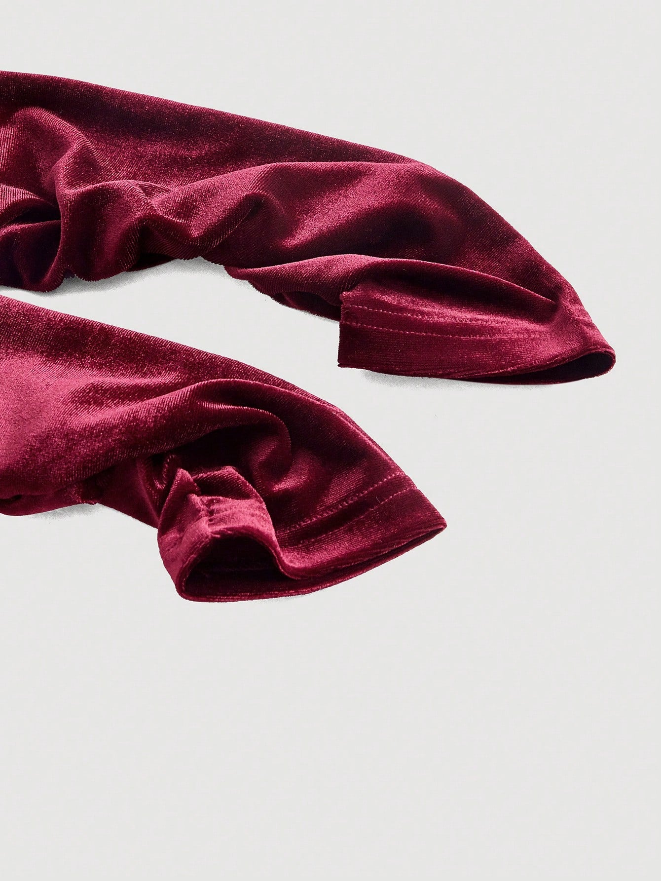 ملابس علوية نسائية