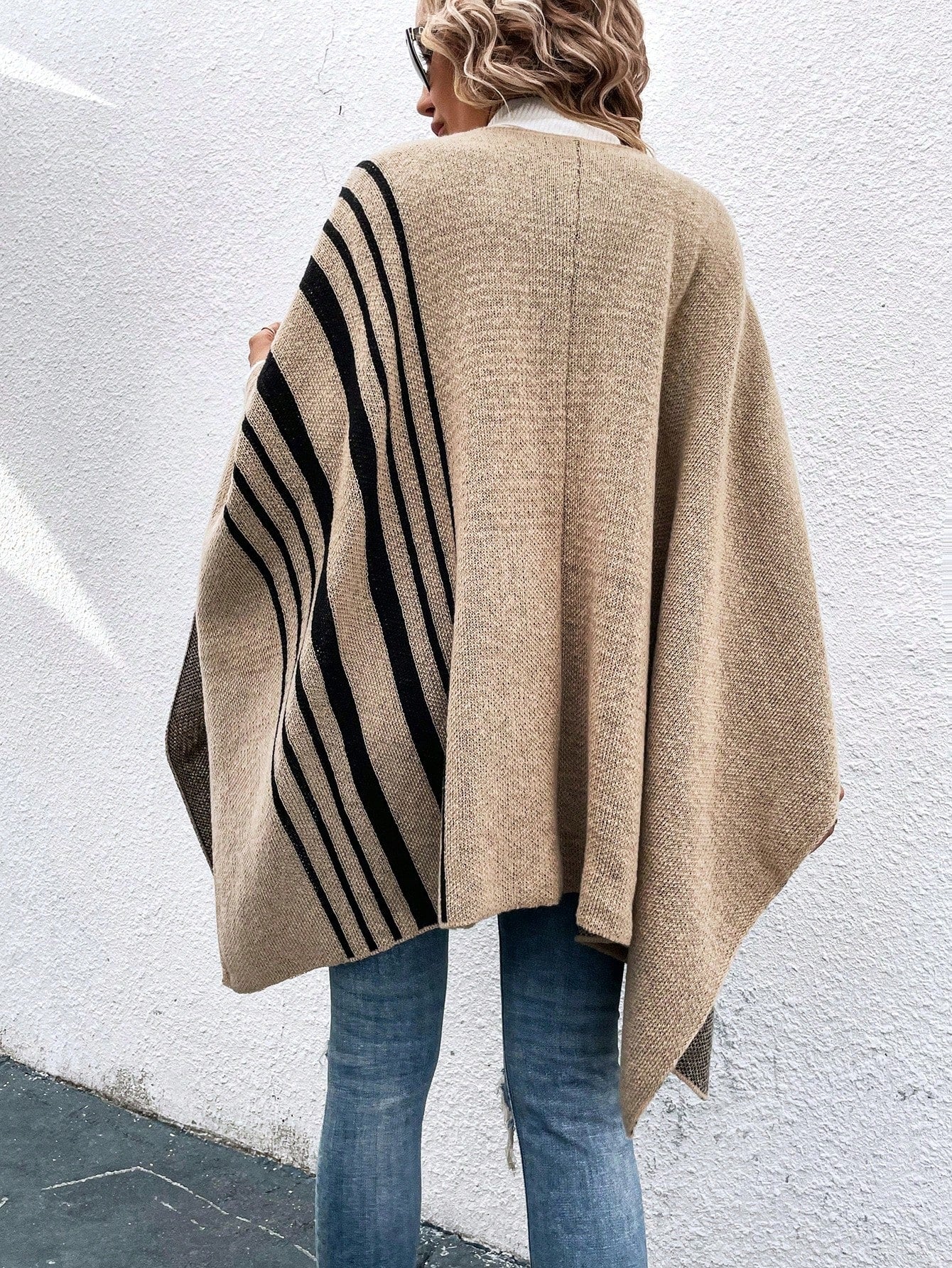 كارديجان نمط مخطط اكمام جناح الخفاش