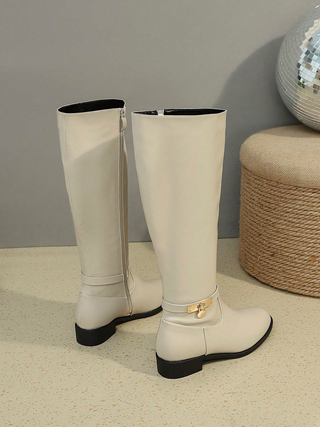 جزمة الركبة للنساء , أنيق لون اللوز جزمة برقبة طويلة مع ميتالك مشبك زخارف , سحاب جانبي , متعدد الجوانب والاستعمالات جزمة عالية الى خريف و الشتاء , باصابع قدم دائري , مكتنز كعب , مريح , أنيق للنساء جزمة ركأس الخيل