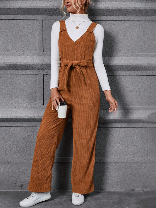 جمبسوت بحمالات موحدة اللون حزام بدون تي شيرت