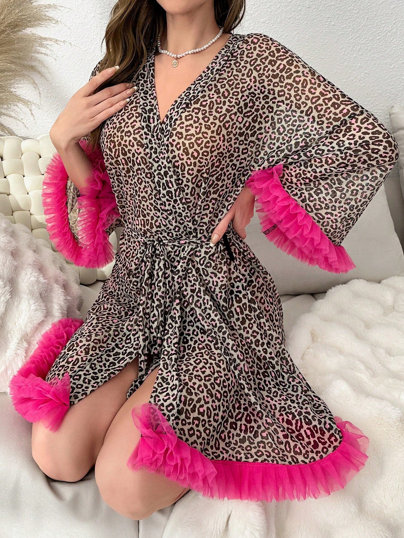 روب بحزام طباعة الفهد مقلم زغبي