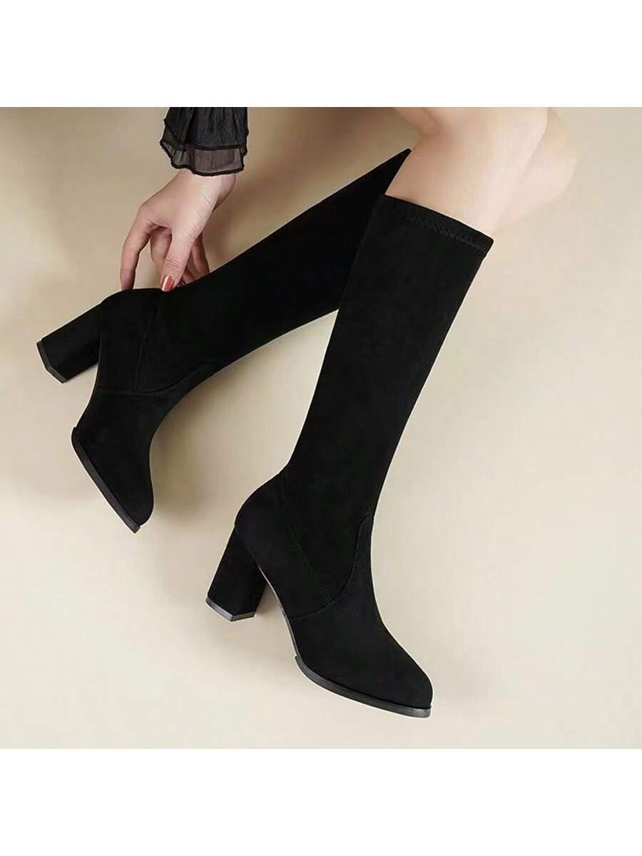 حذاء نسائي أسود كلاسيكي فوق الركبة ذات كعب عالي ونعل مرن، بمقاس كبير مناسب للنساء القصيرات